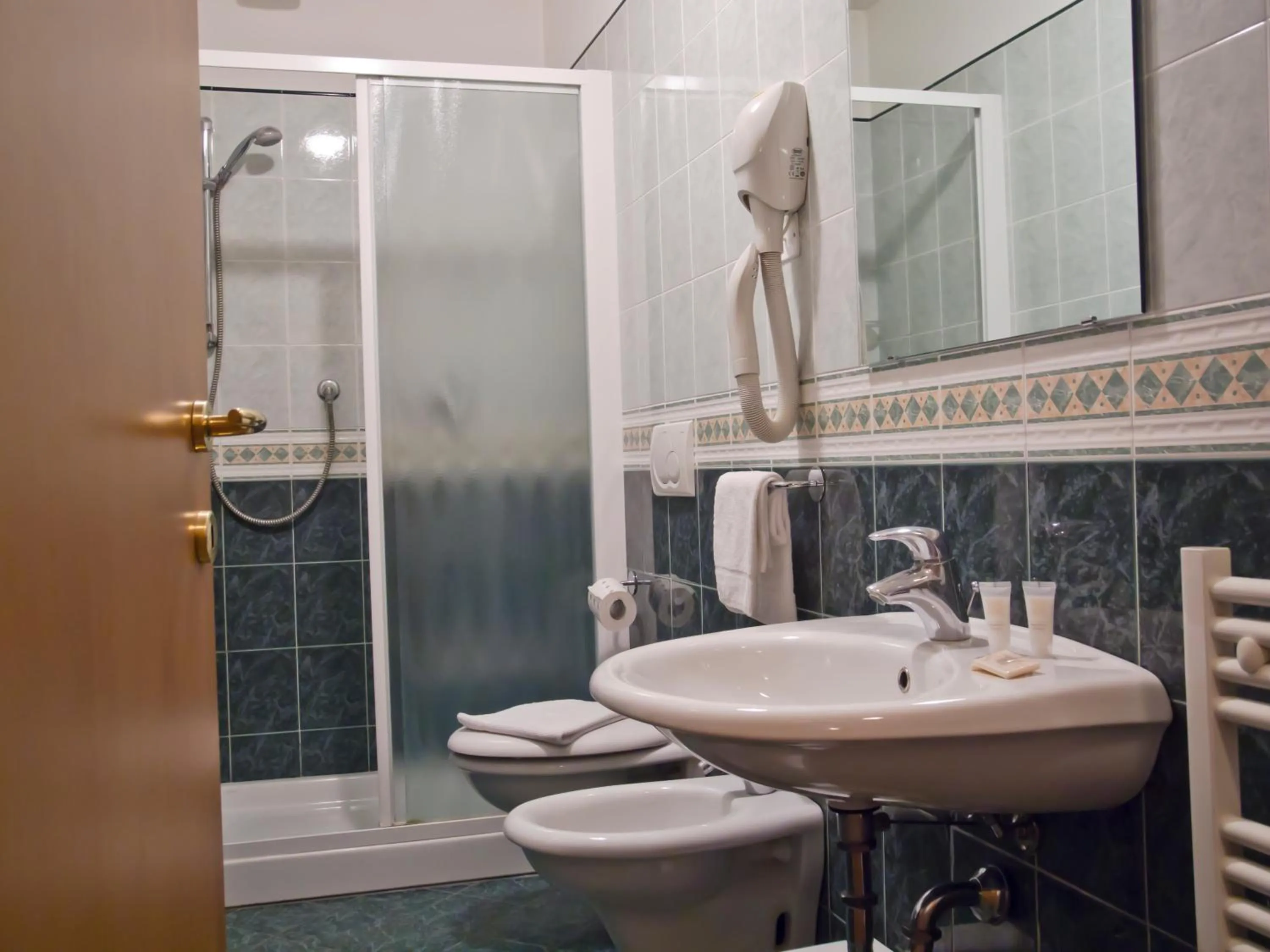 Shower in Residence Marconi Mare