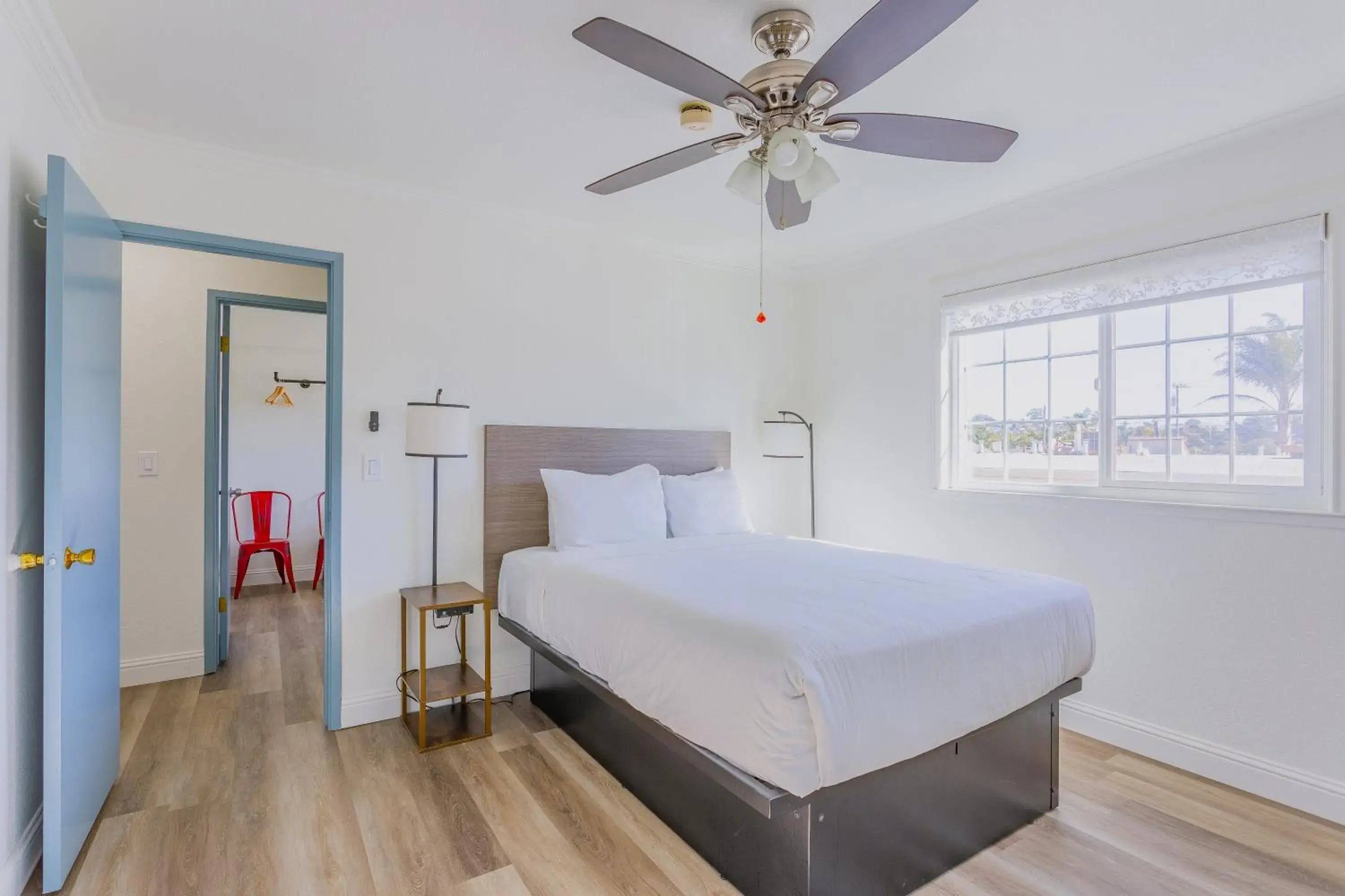 Deluxe Family Suite - single occupancy in Coastal Breeze Inn Deluxe Family Suite - single occupancy in Coastal Breeze Inn