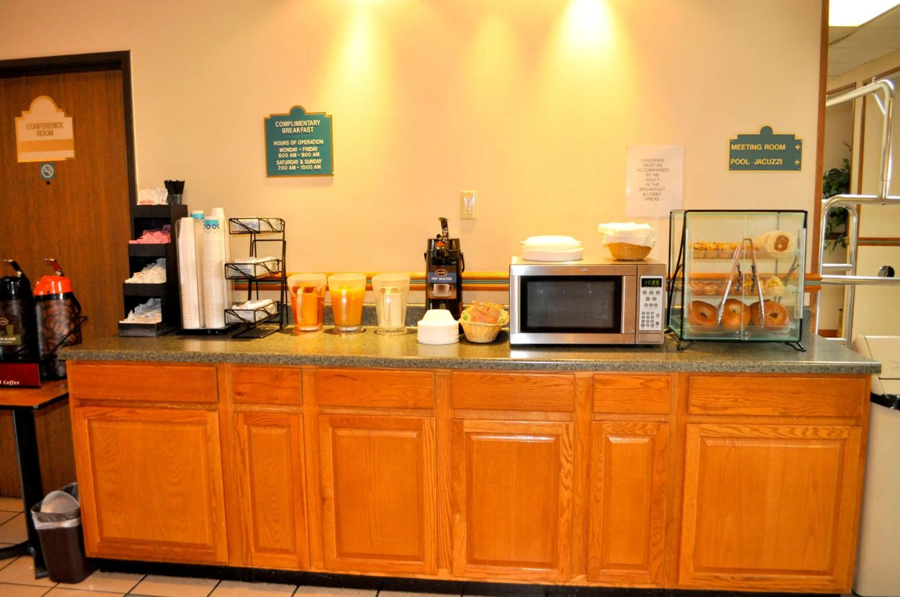 Continental breakfast in Wingate by Wyndham Farmington NM