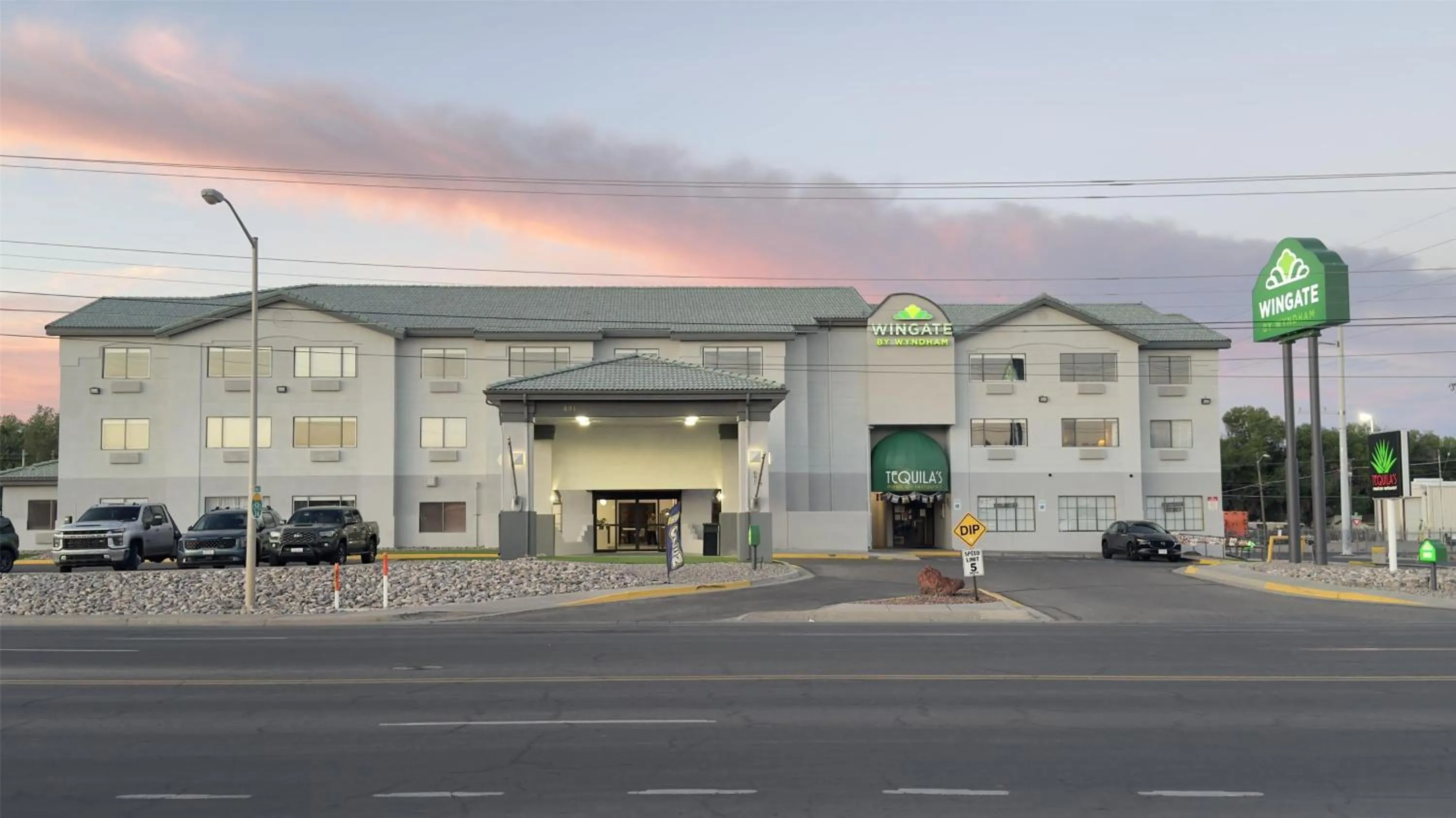 Property building in Wingate by Wyndham Farmington NM