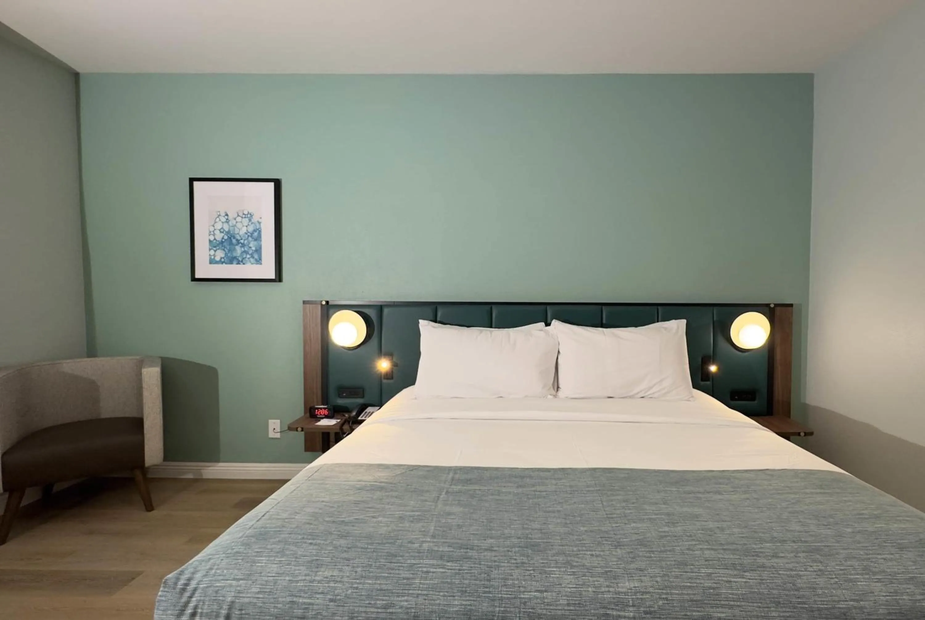 Photo of the whole room, Bed in Wingate by Wyndham Farmington NM