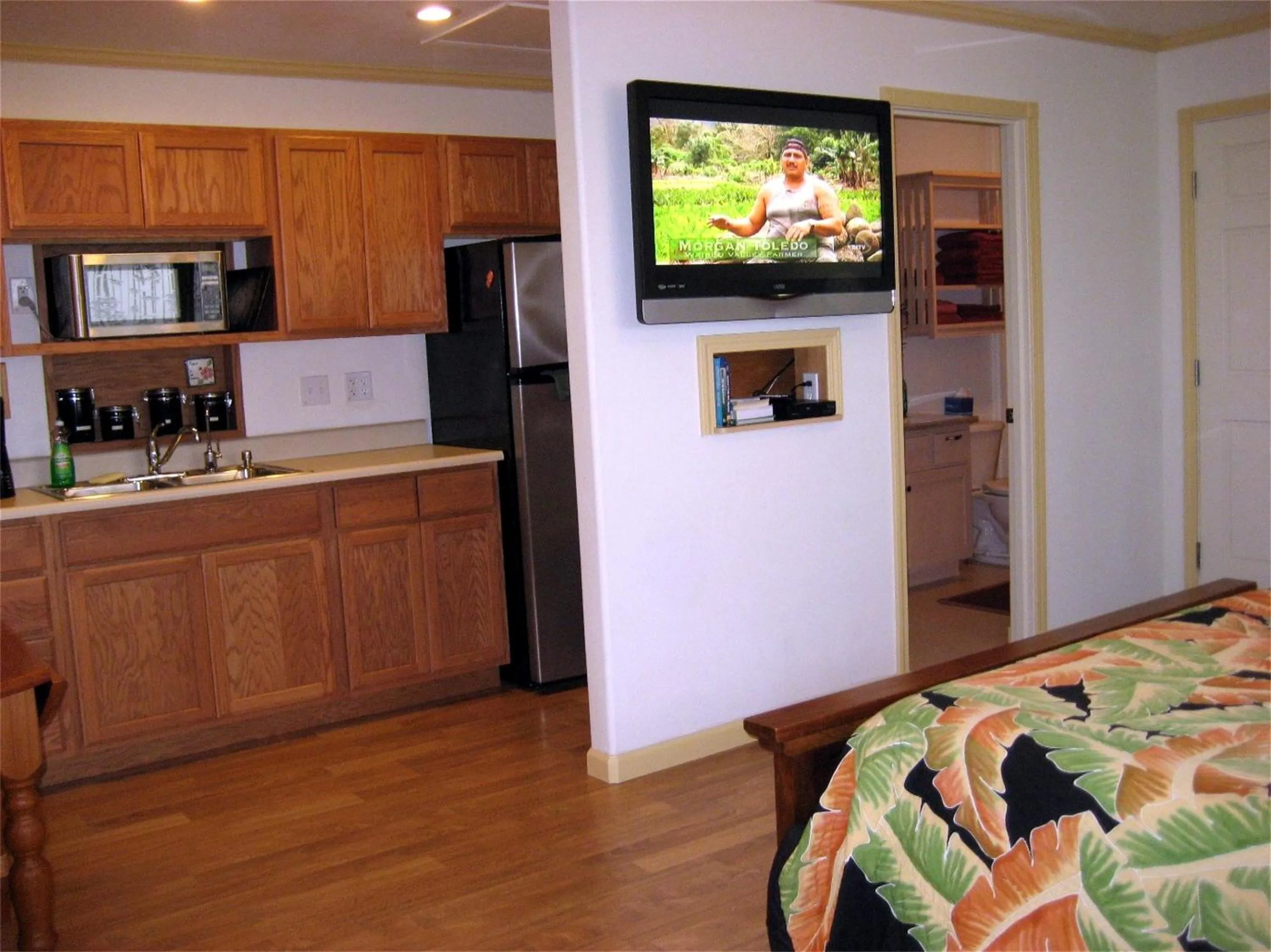 TV and multimedia, Bed in Keaau Place