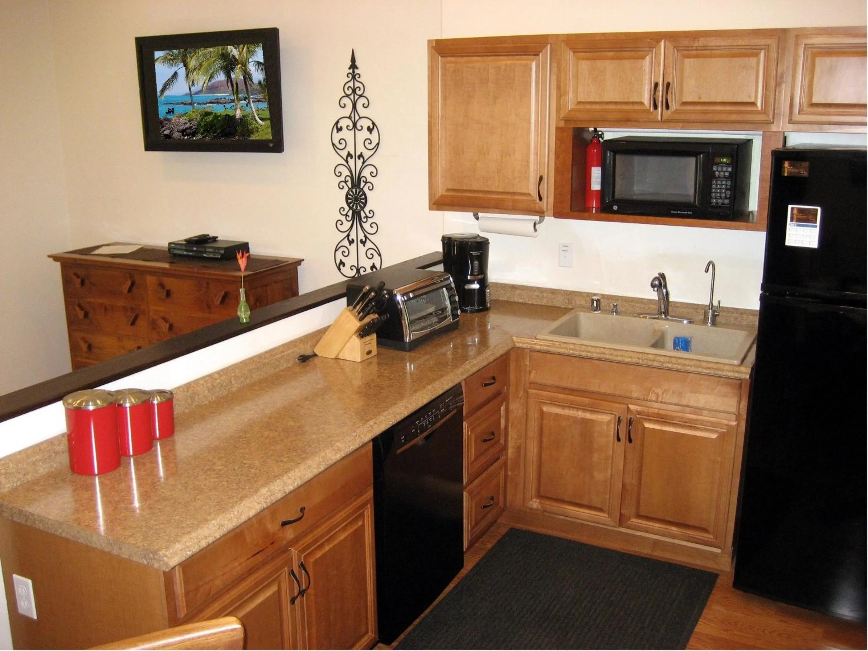Kitchen or kitchenette in Keaau Place