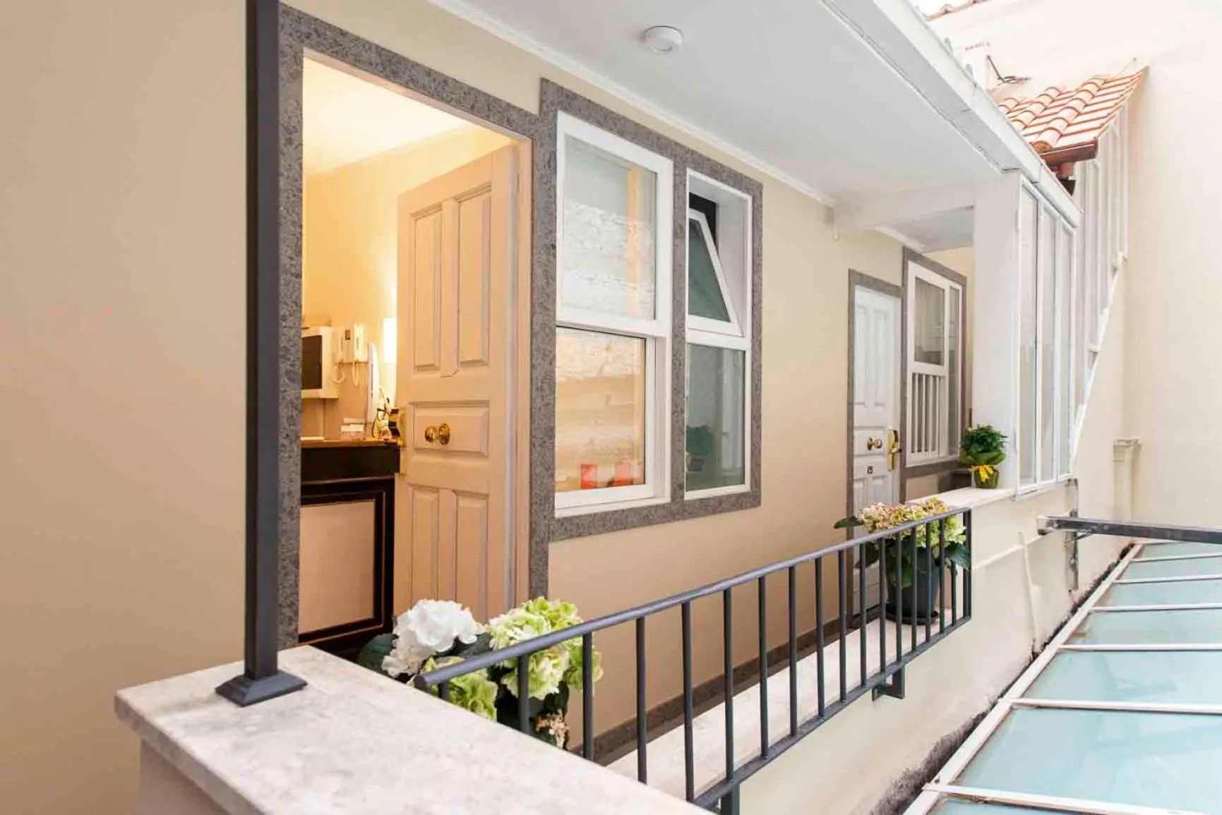 Inner courtyard view in Canova Rooms in Spanish Steps