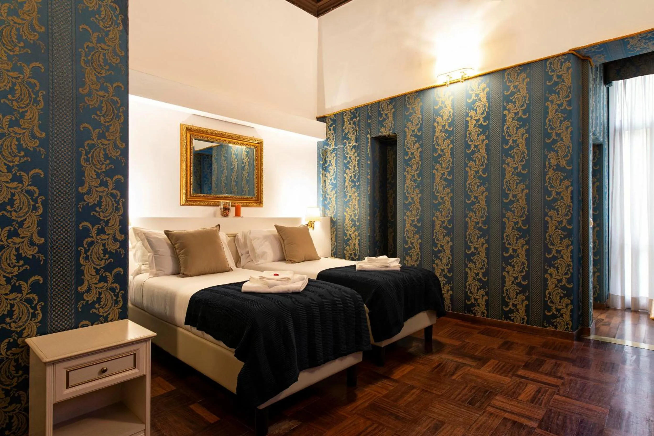 Bed in Canova Rooms in Spanish Steps