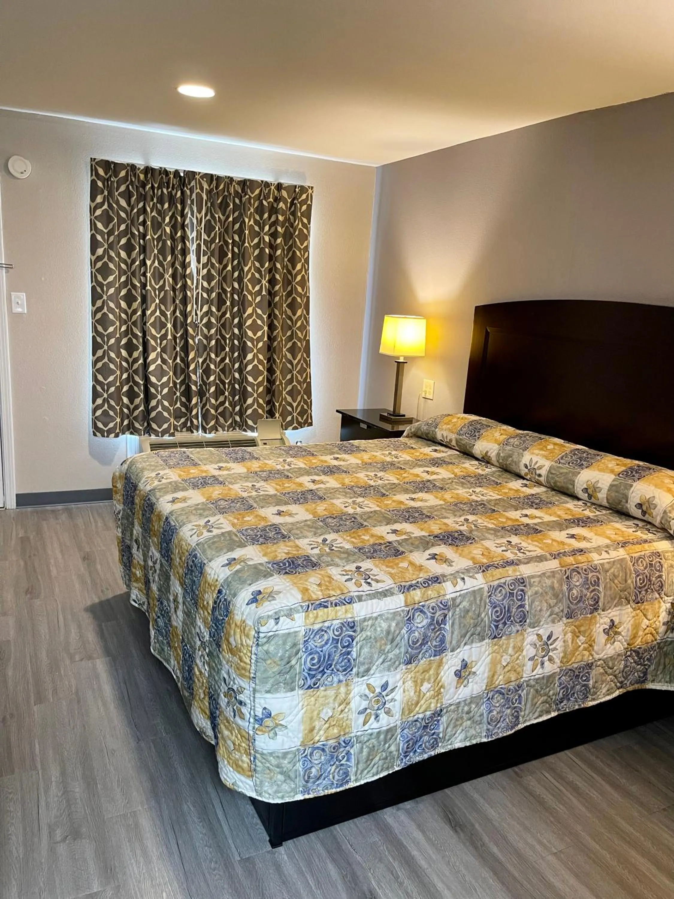 Bed in The Kinder Inn