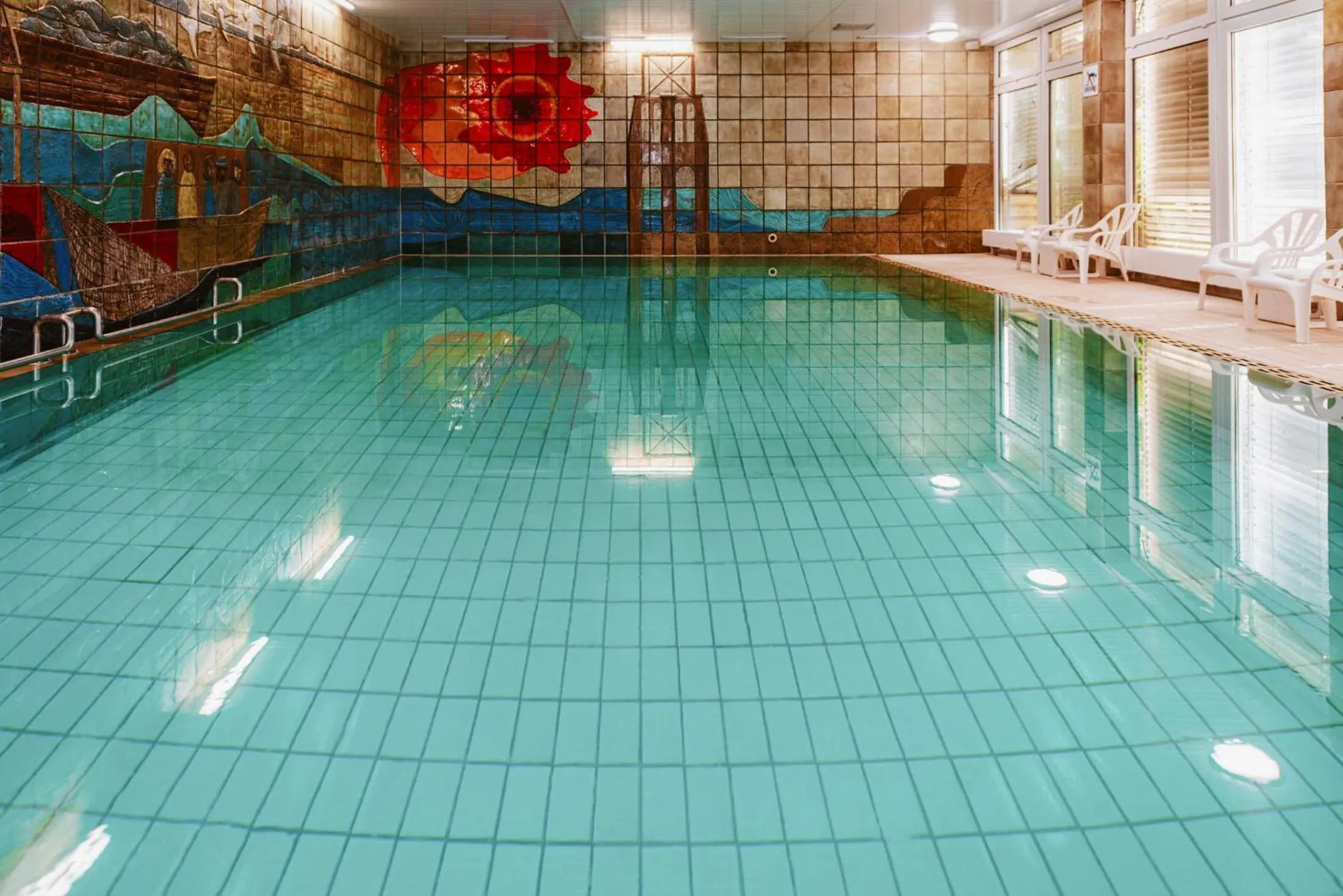 Swimming pool in Hotel das Miramar