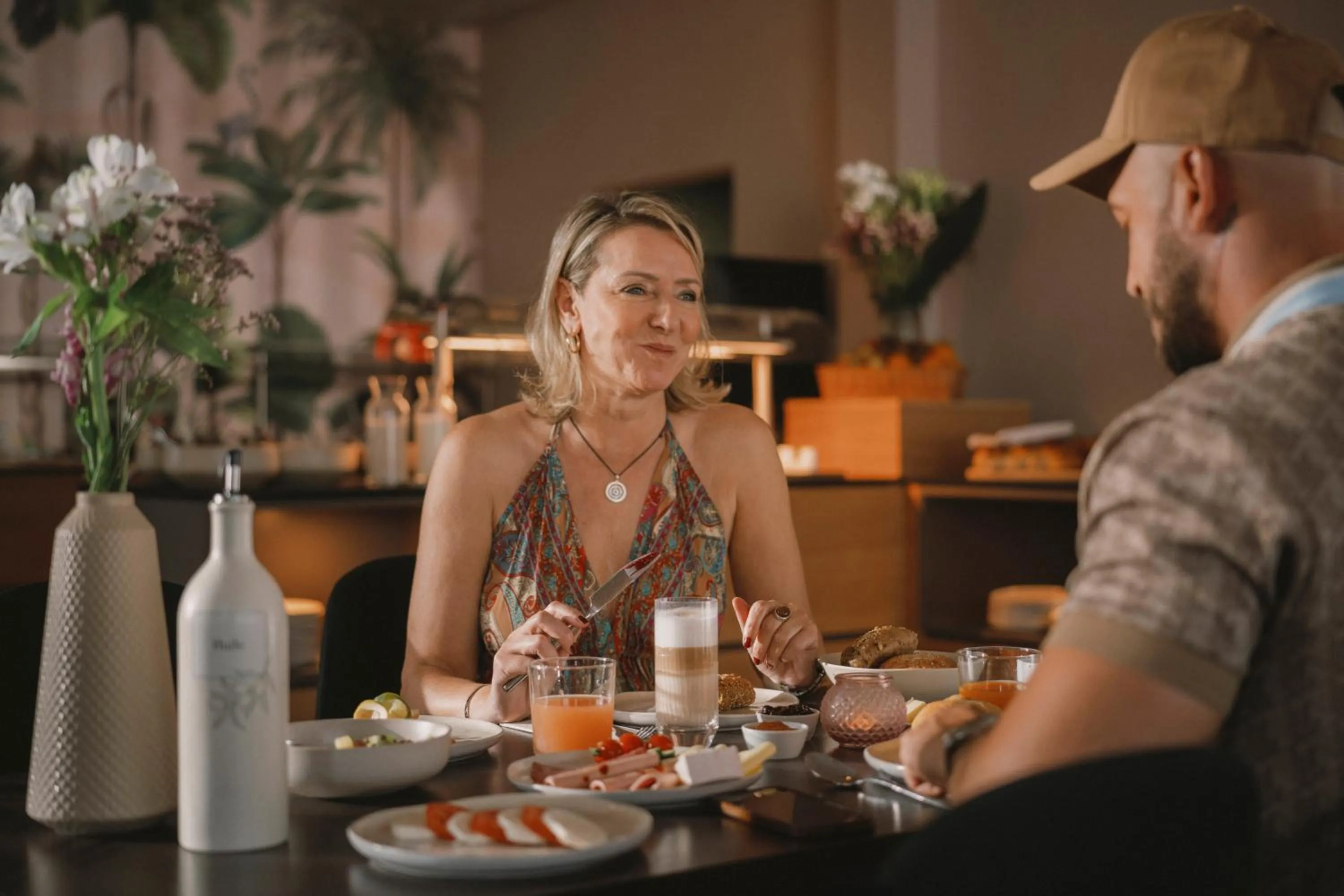 Breakfast in 2Places Side