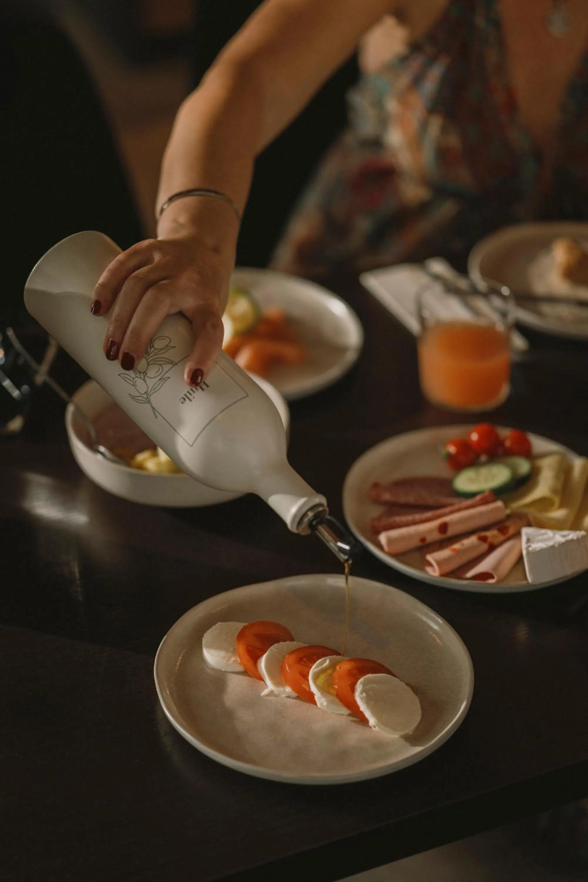 Breakfast in 2Places Side