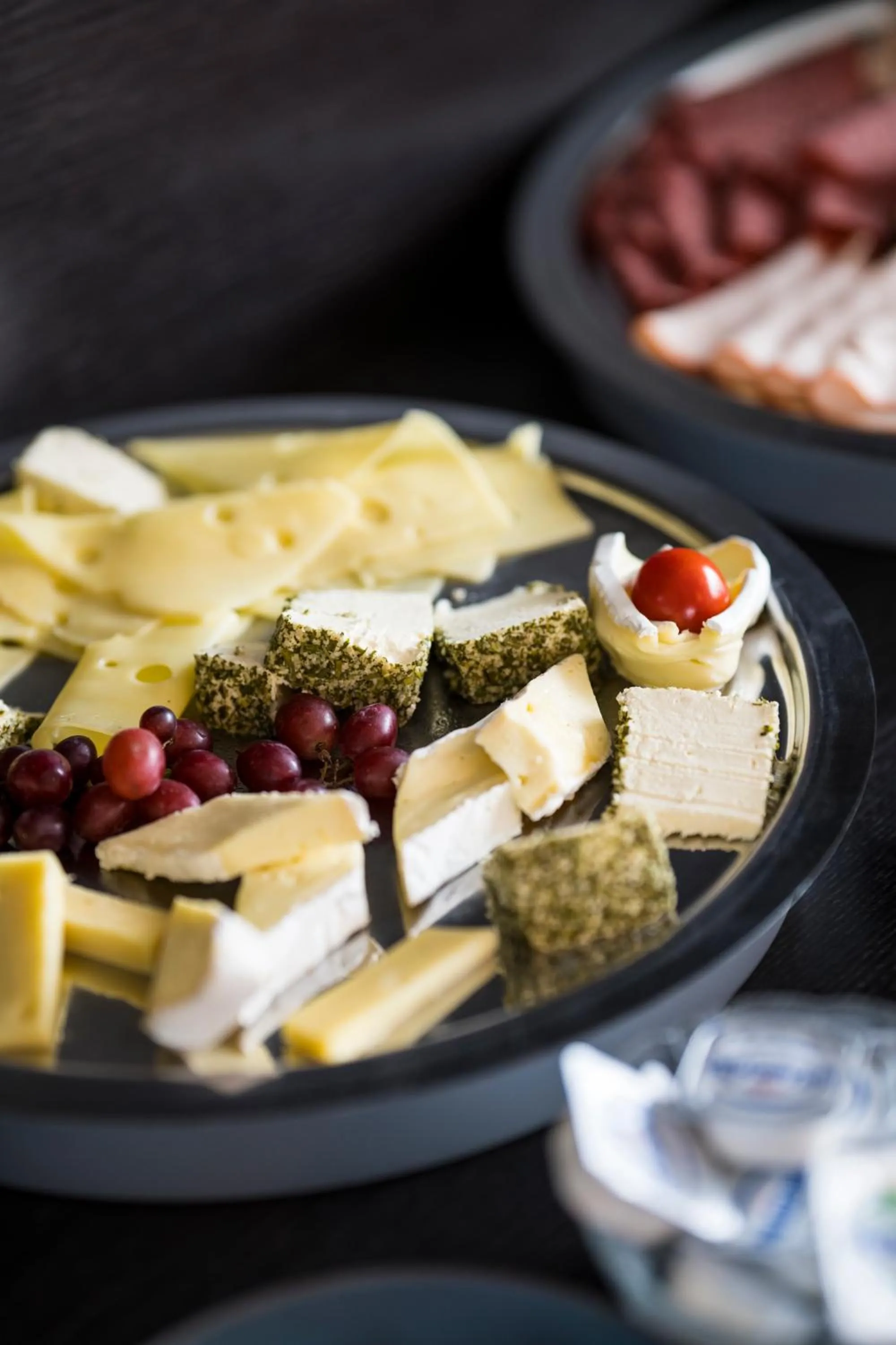 Restaurant/places to eat in 2Places Side