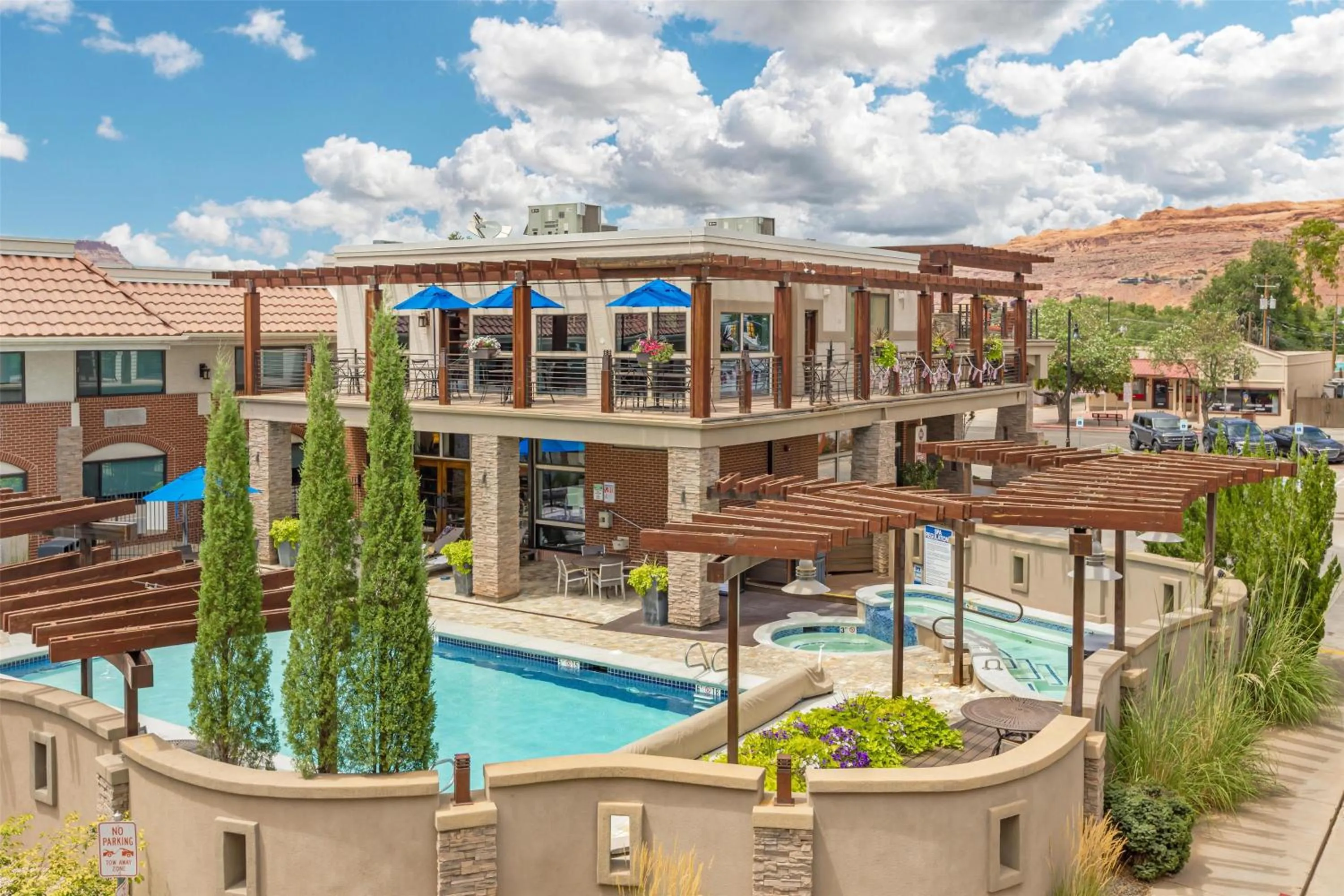 Property building in Best Western Plus Canyonlands Inn