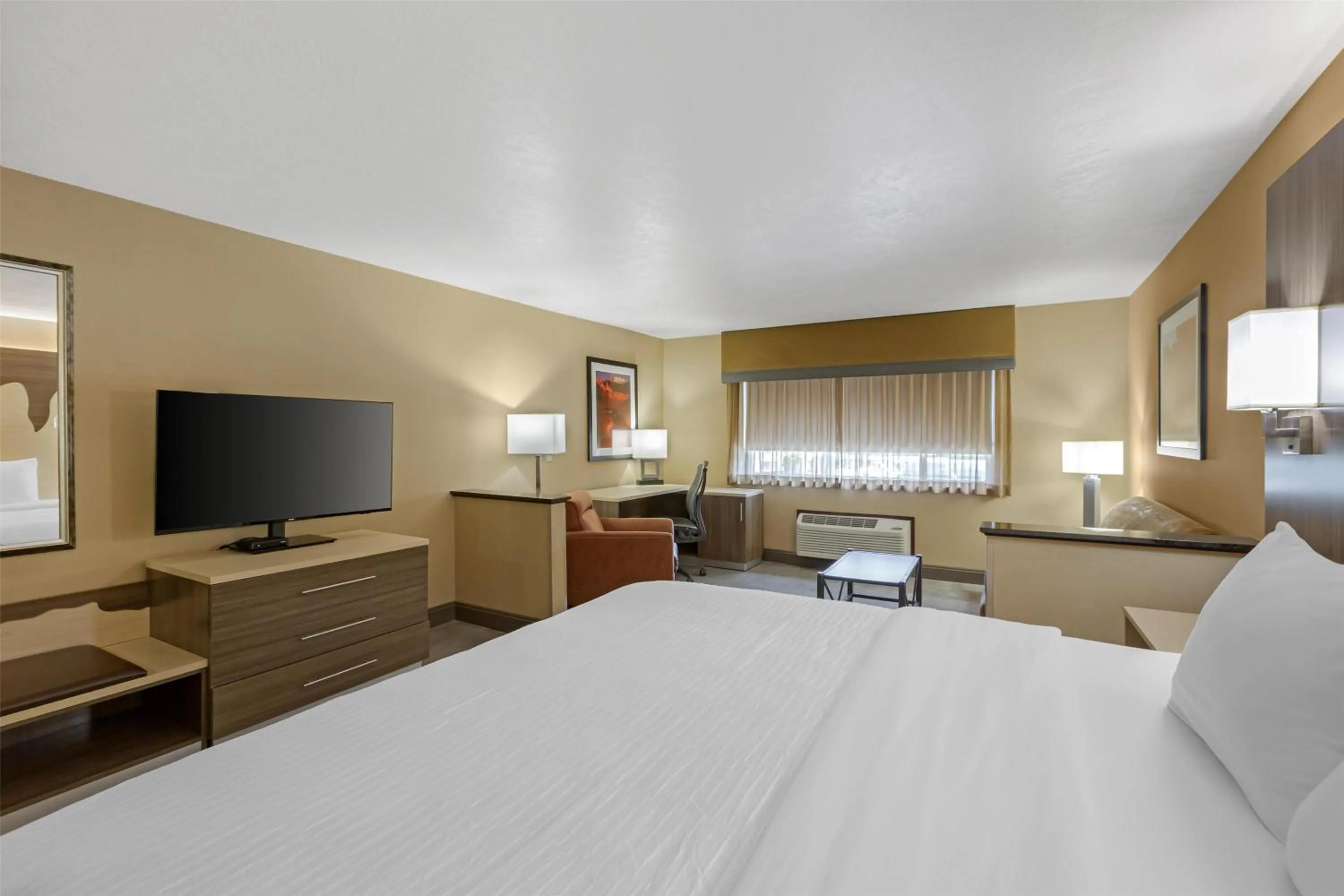 Photo of the whole room, Bed in Best Western Plus Canyonlands Inn