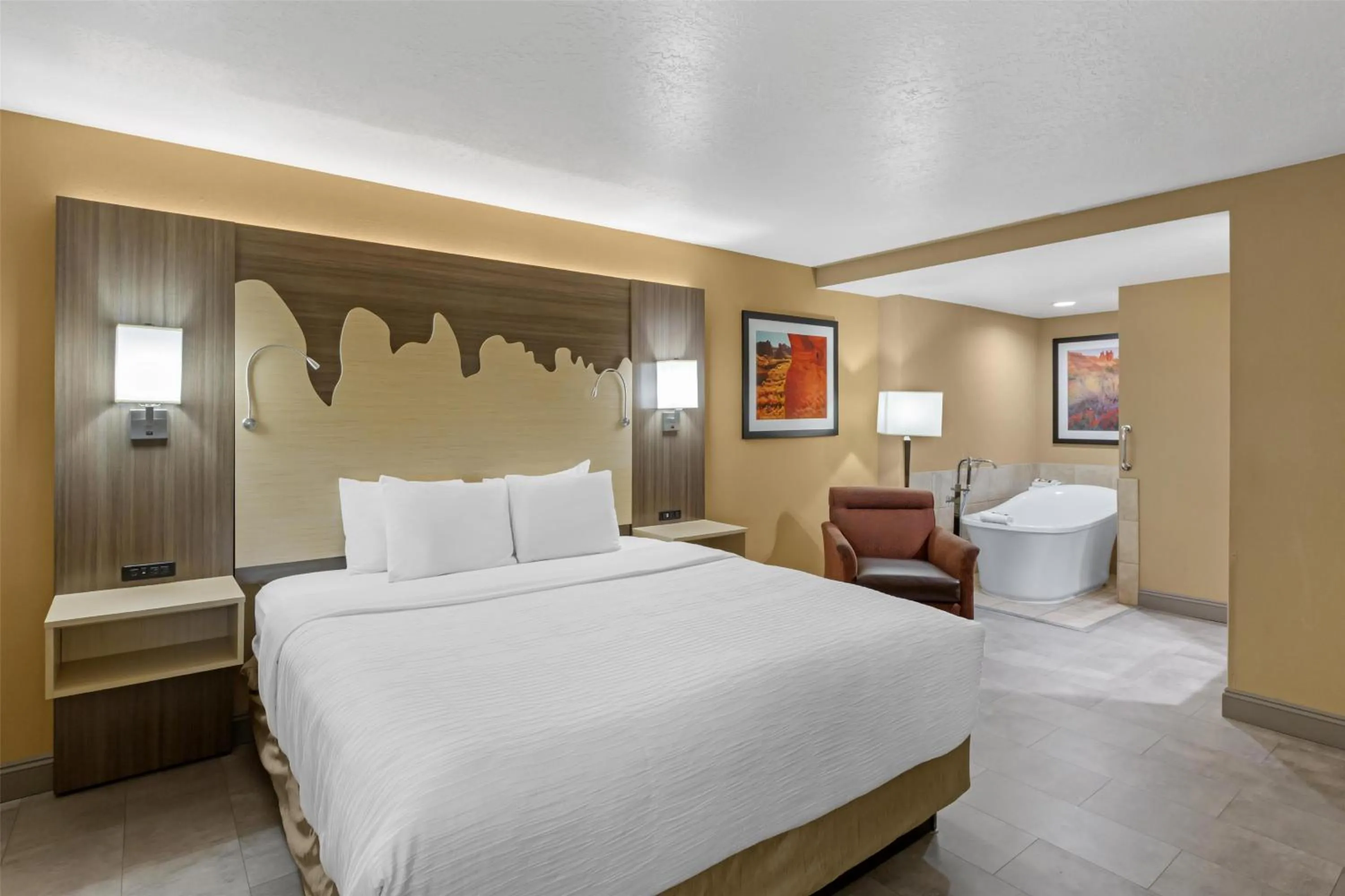 Photo of the whole room, Bed in Best Western Plus Canyonlands Inn