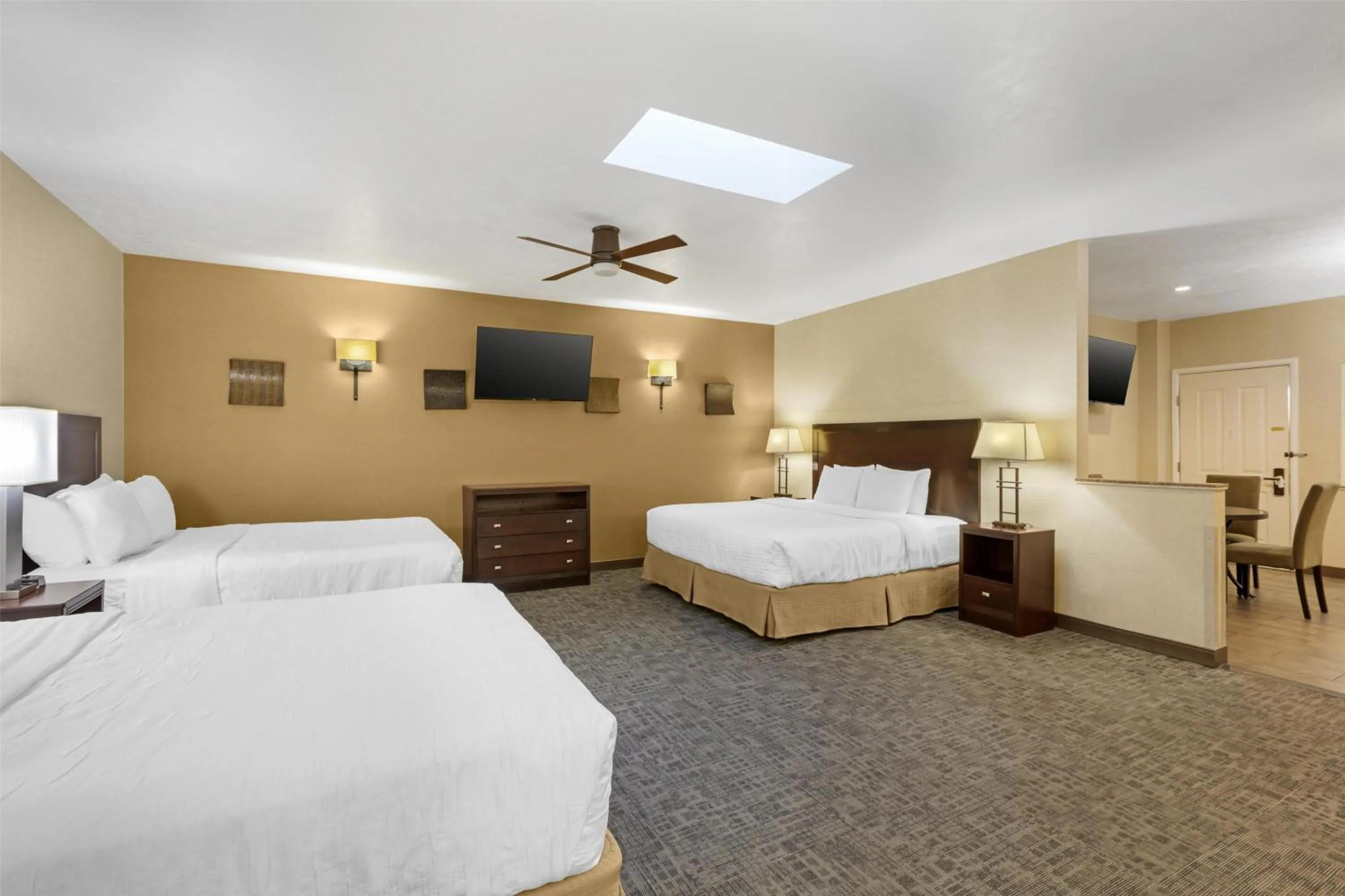 Photo of the whole room, Bed in Best Western Plus Canyonlands Inn