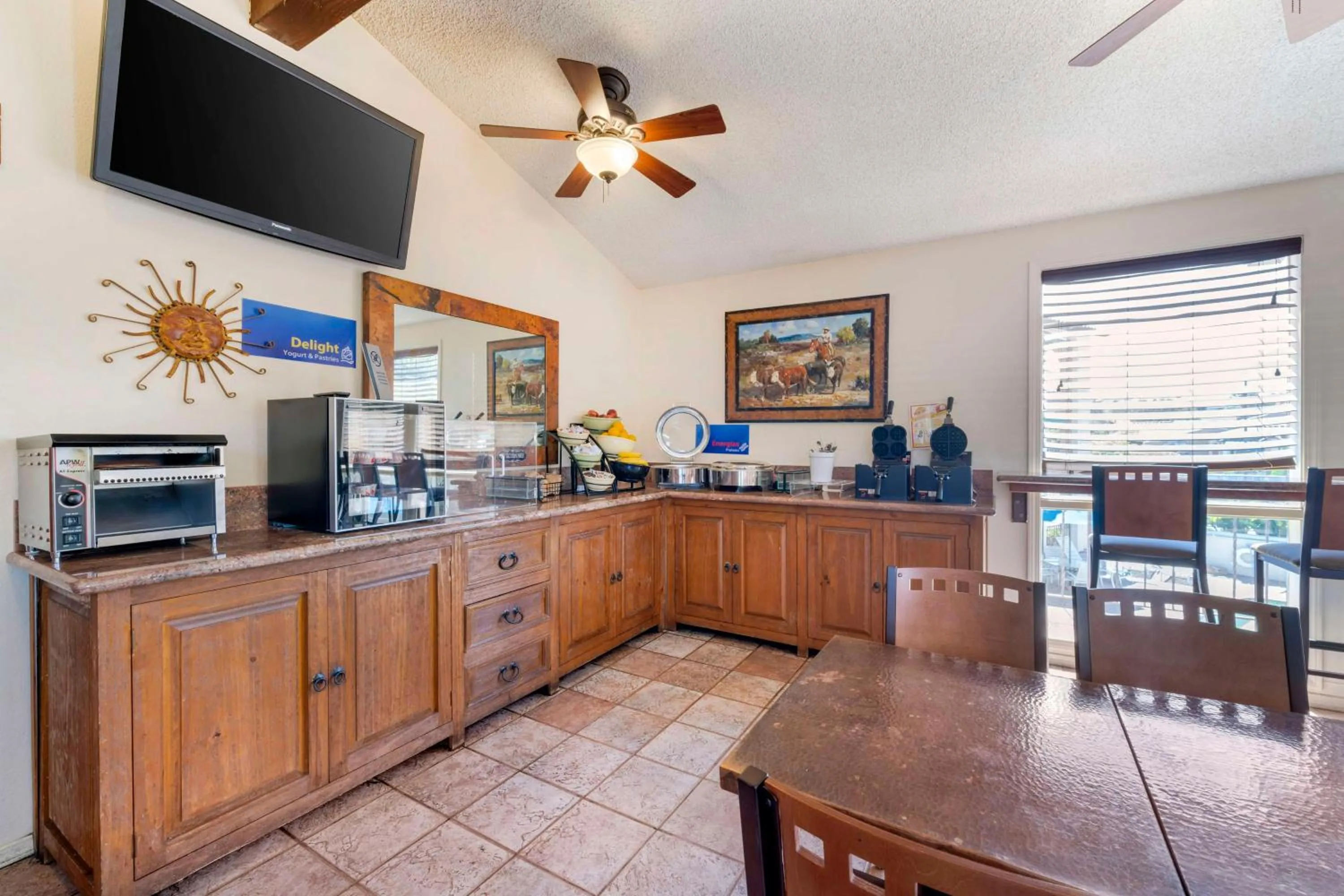 Breakfast in Best Western Casa Grande Inn