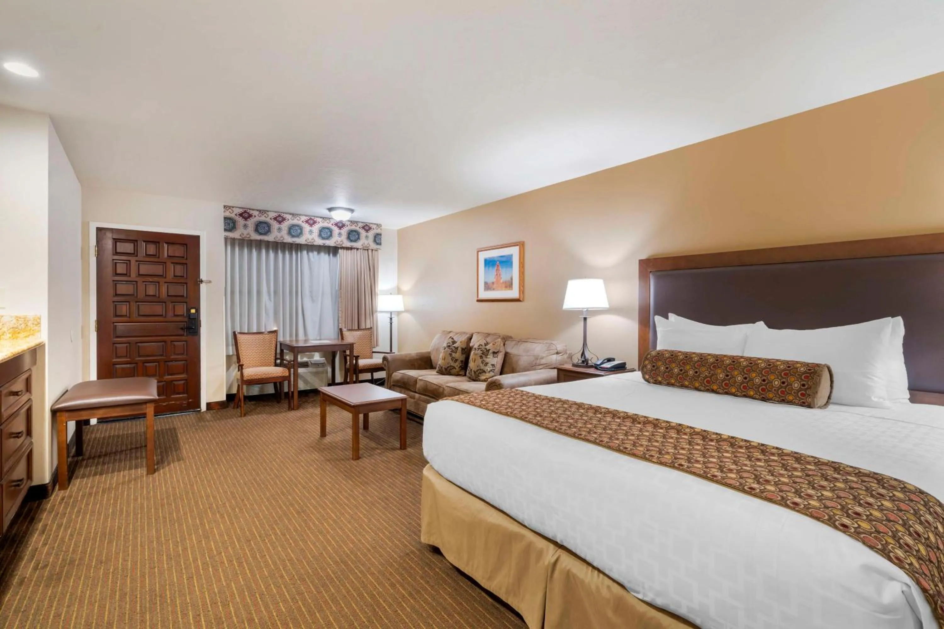 Photo of the whole room, Bed in Best Western Casa Grande Inn