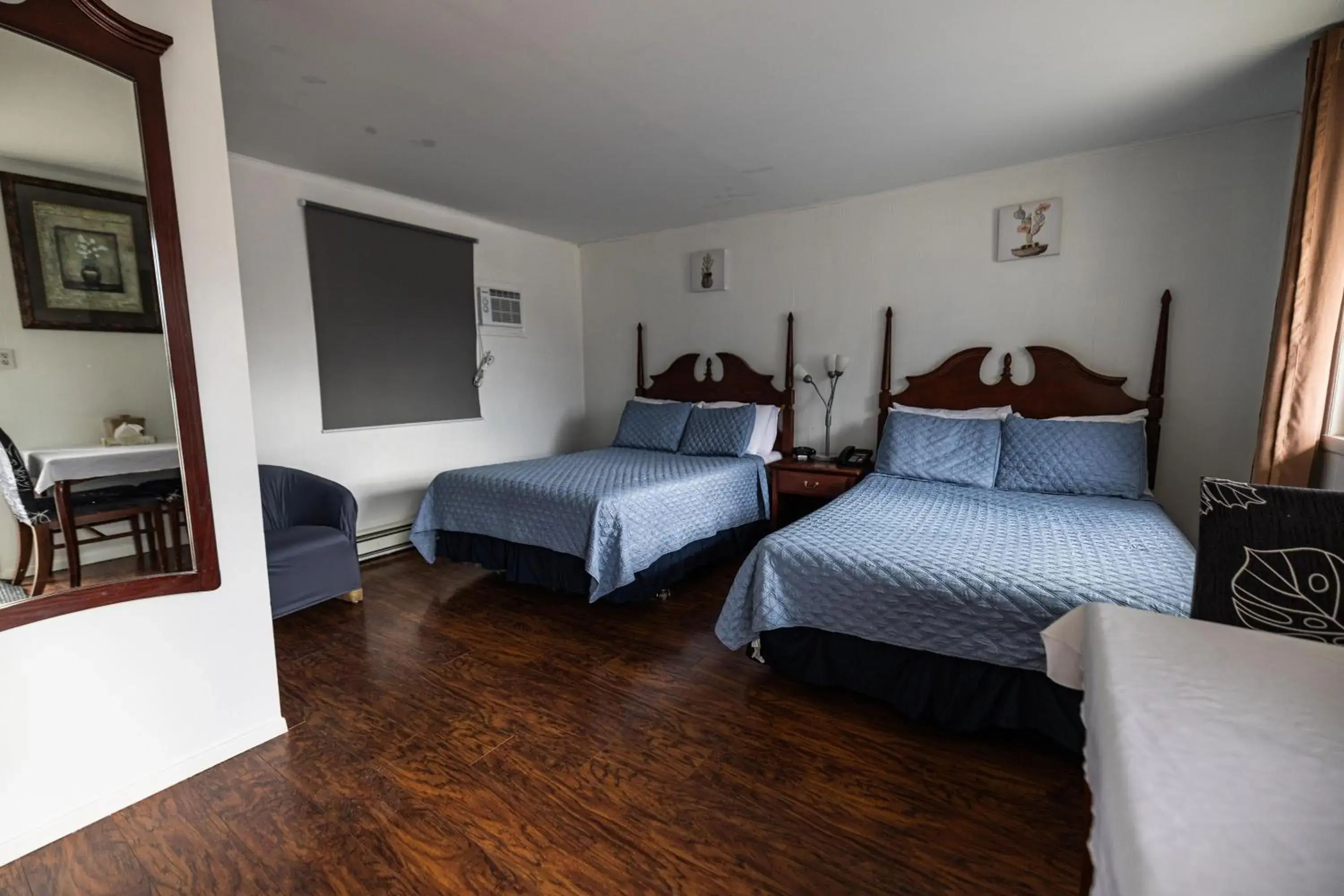 Standard Double Room with Two Double Beds in Motel Deblois Standard Double Room with Two Double Beds in Motel Deblois