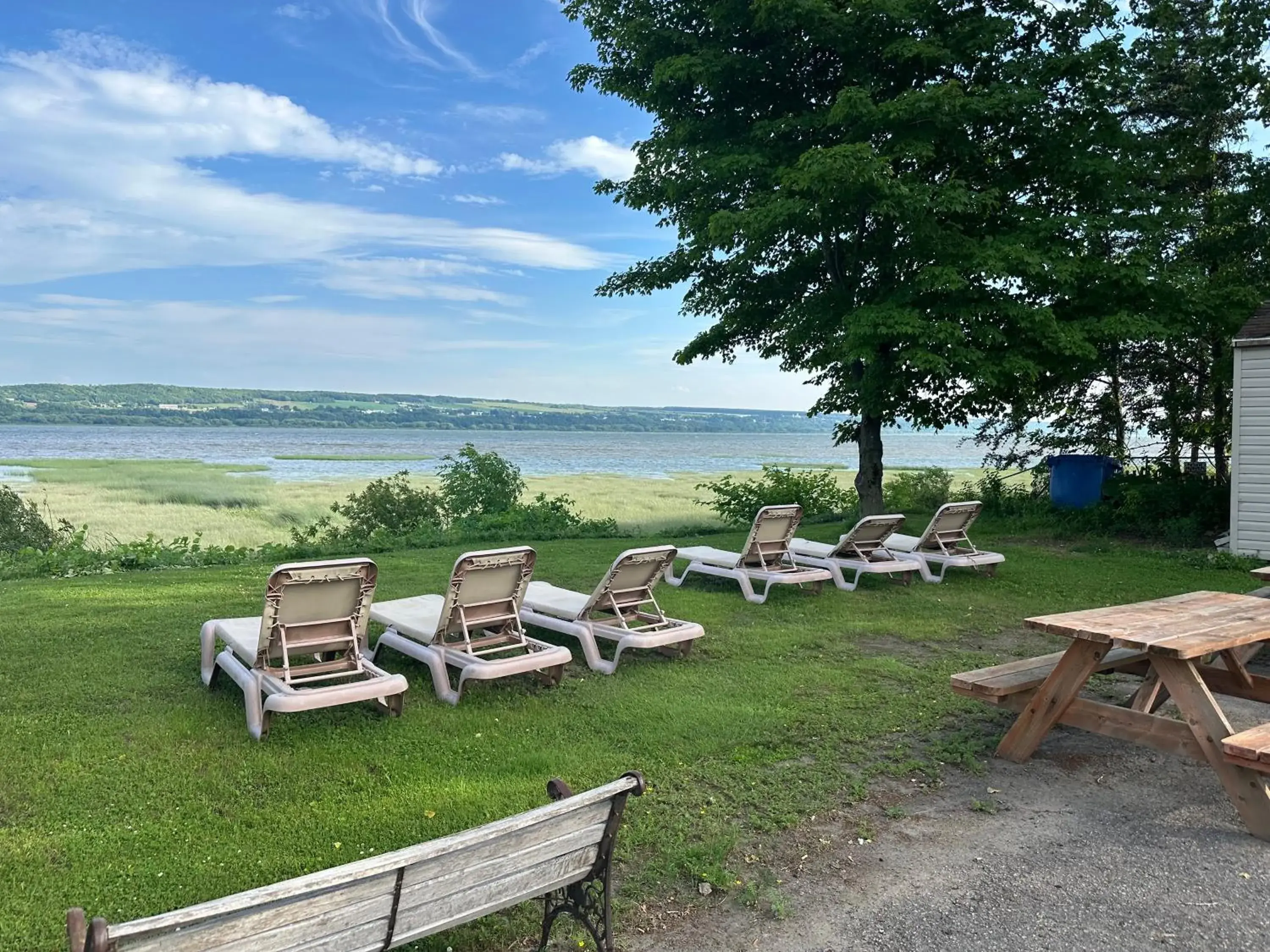 Queen Room in Motel Deblois Queen Room in Motel Deblois