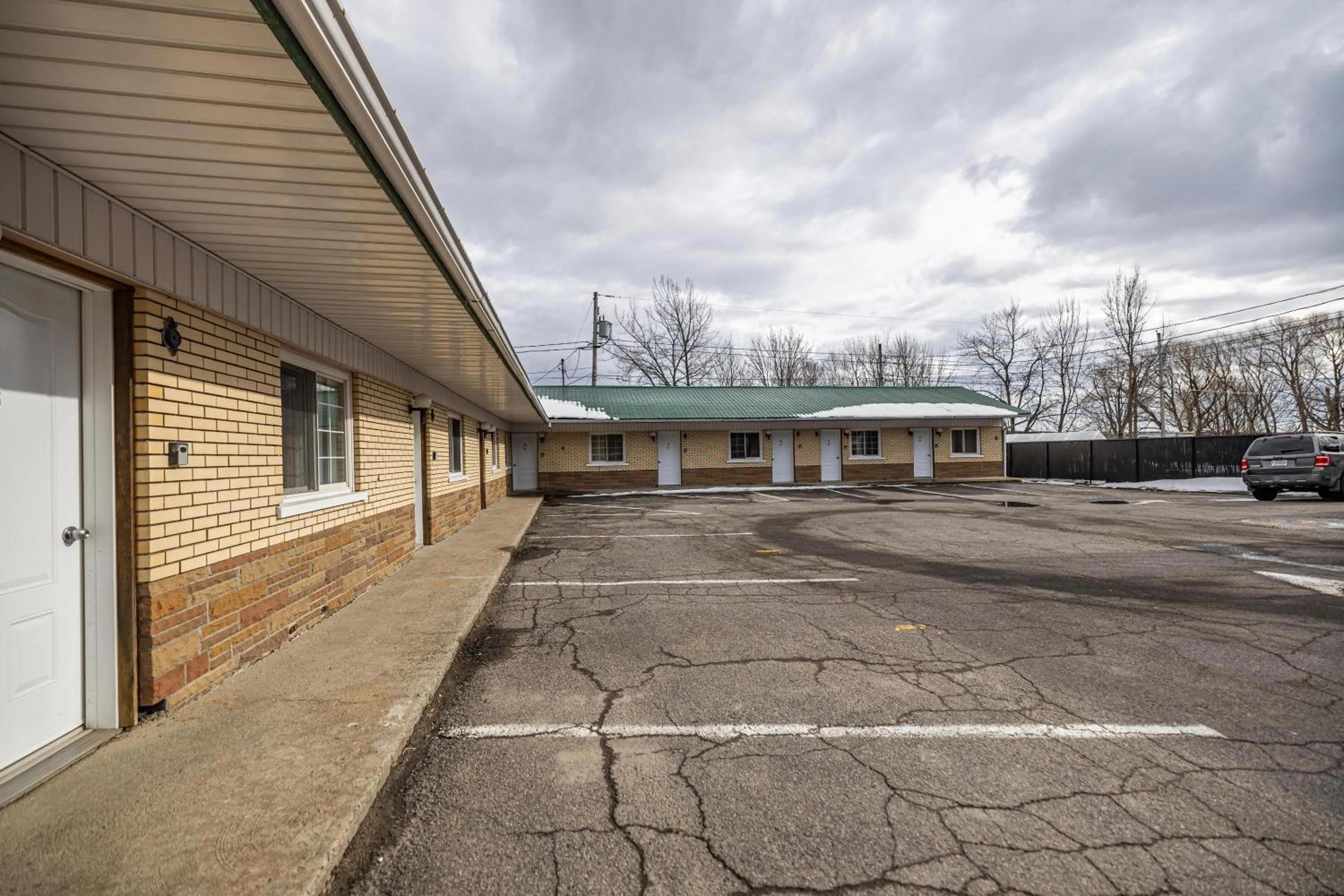 Property building in Motel Deblois