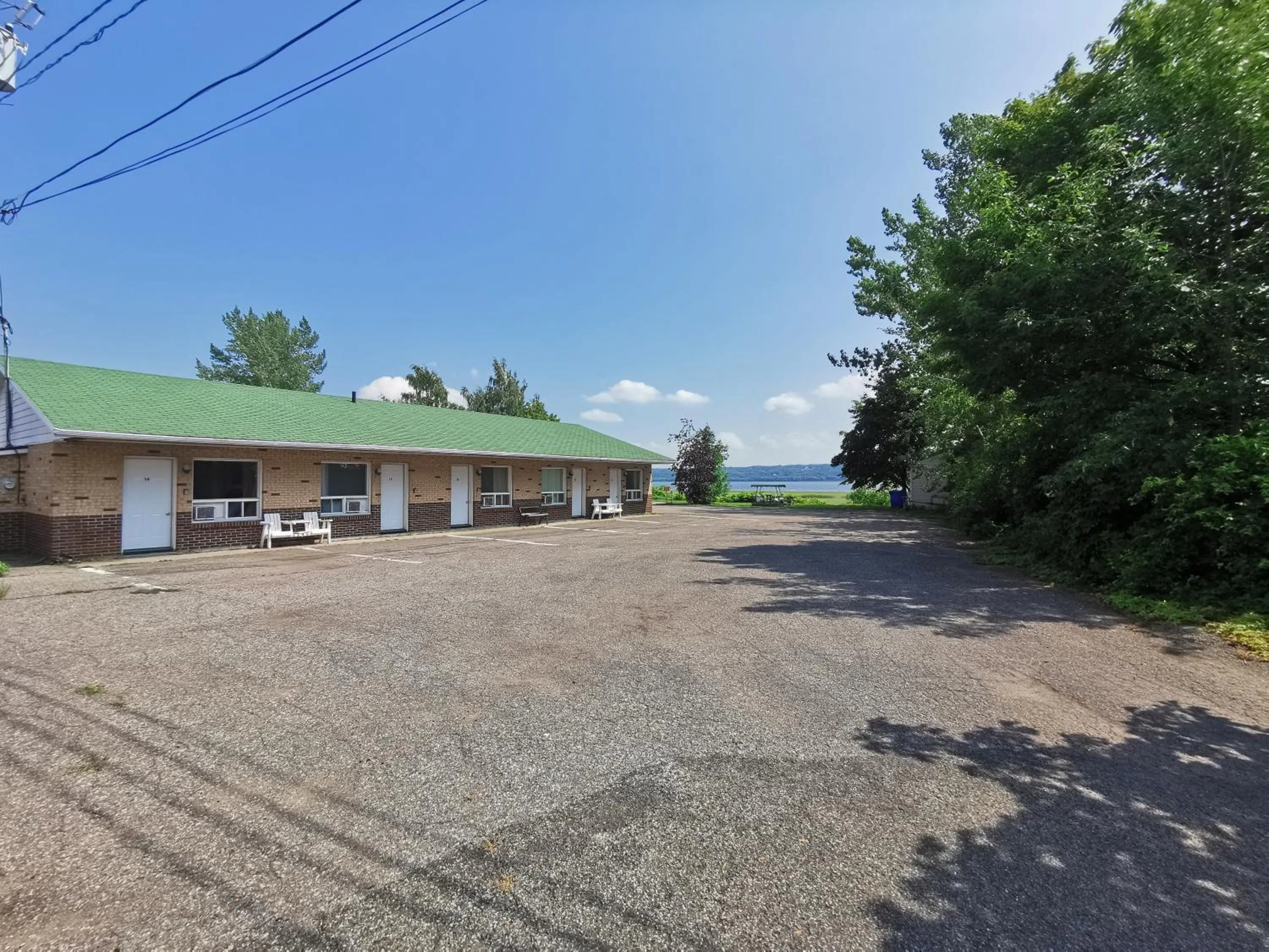 Property building in Motel Deblois