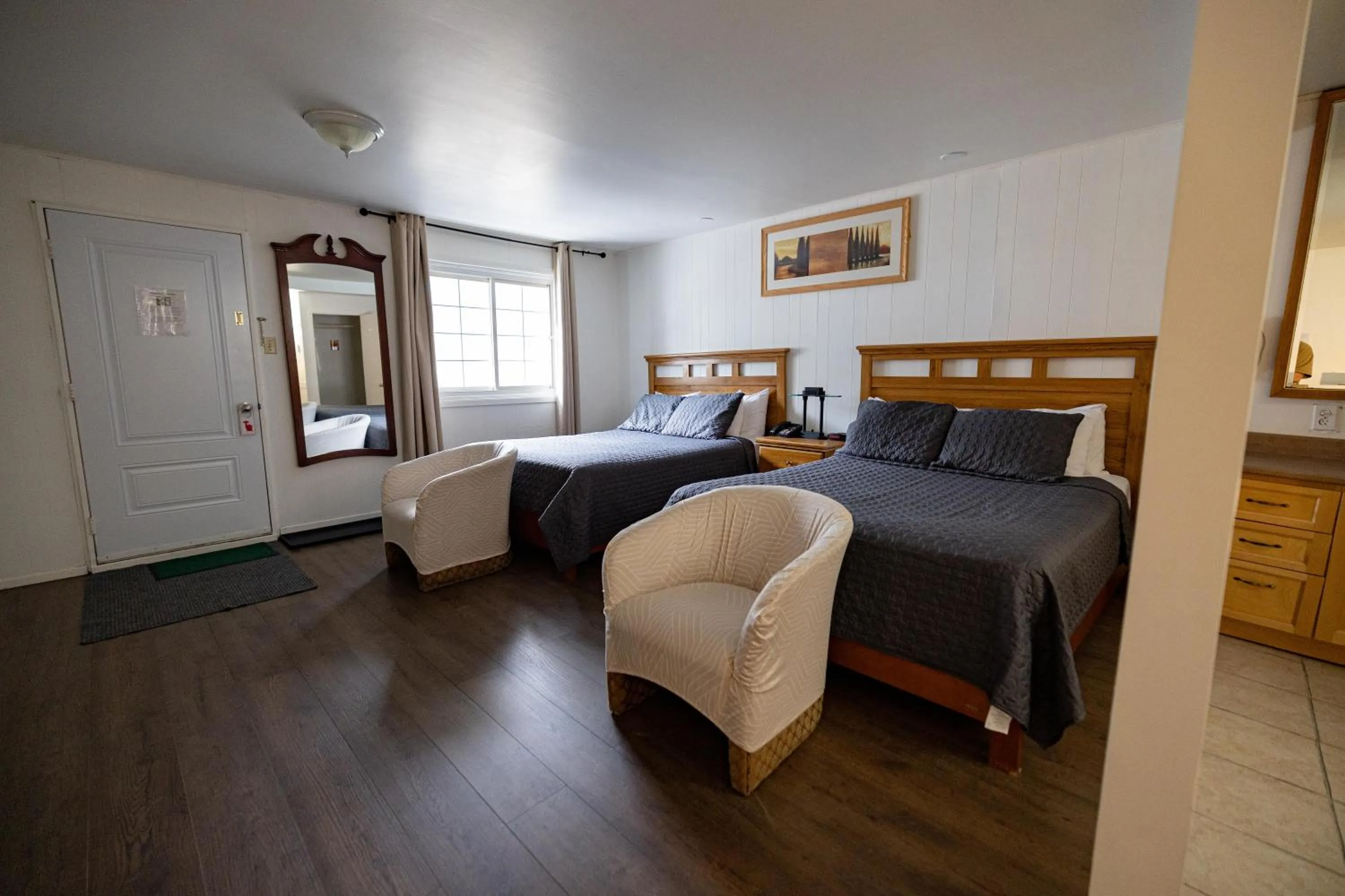 Photo of the whole room, Bed in Motel Deblois