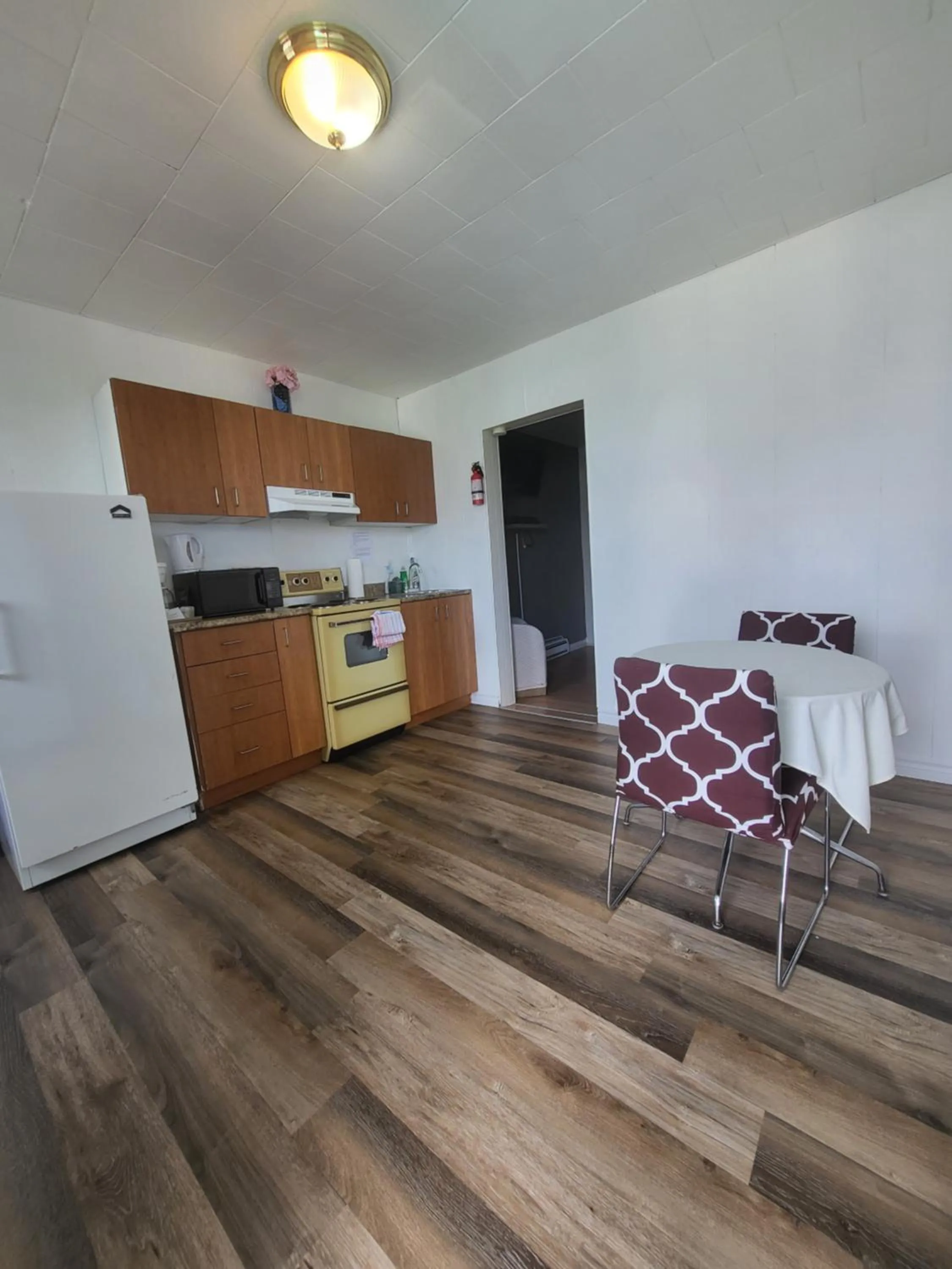 Kitchen or kitchenette in Motel Deblois