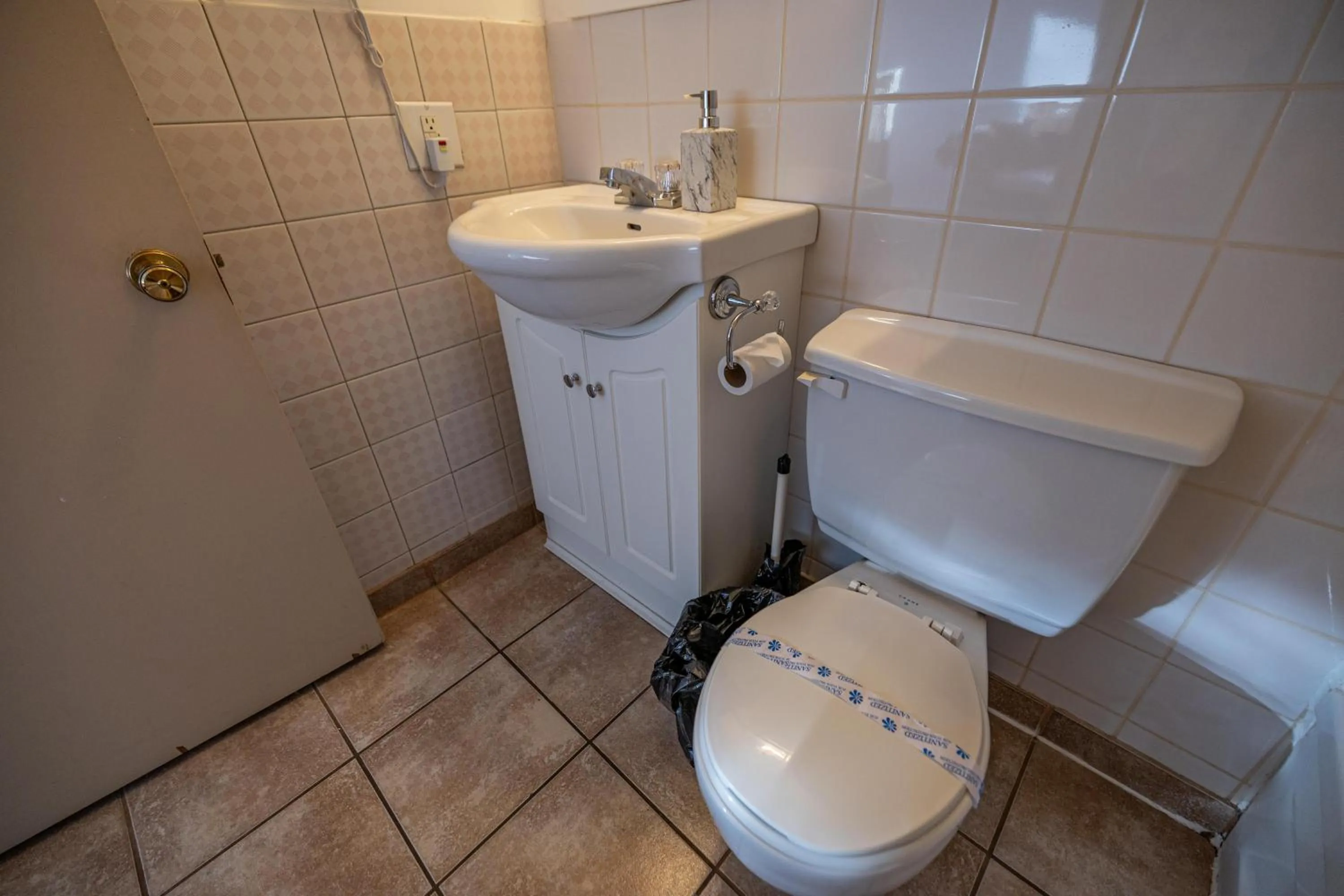 Bathroom in Motel Deblois