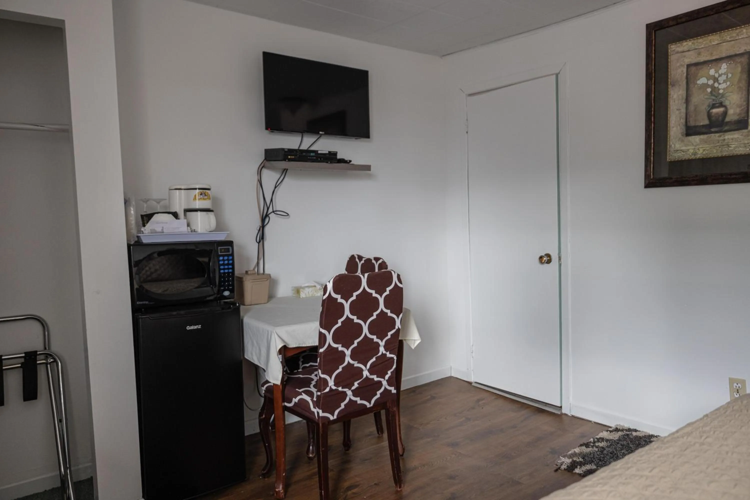 TV and multimedia, Bed in Motel Deblois