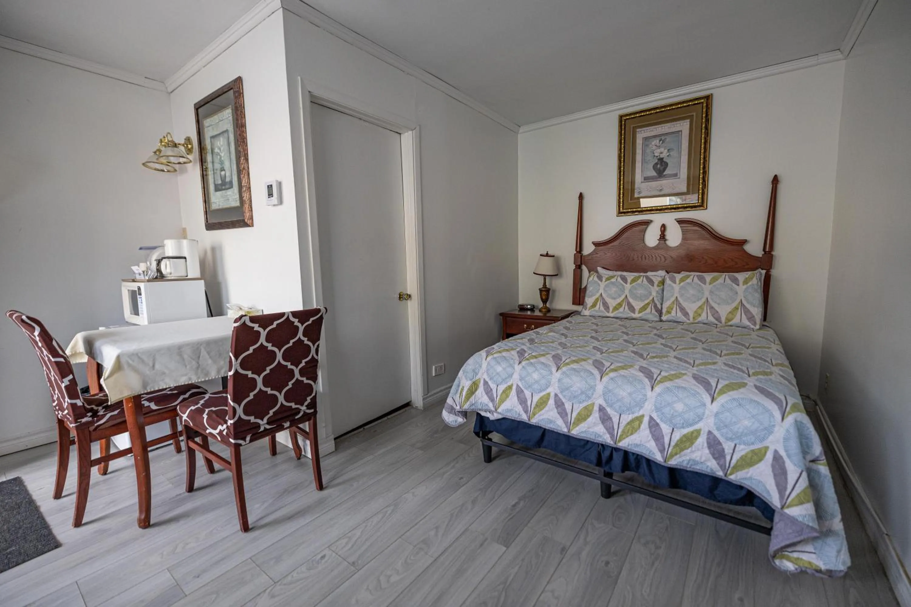 Bedroom, Bed in Motel Deblois