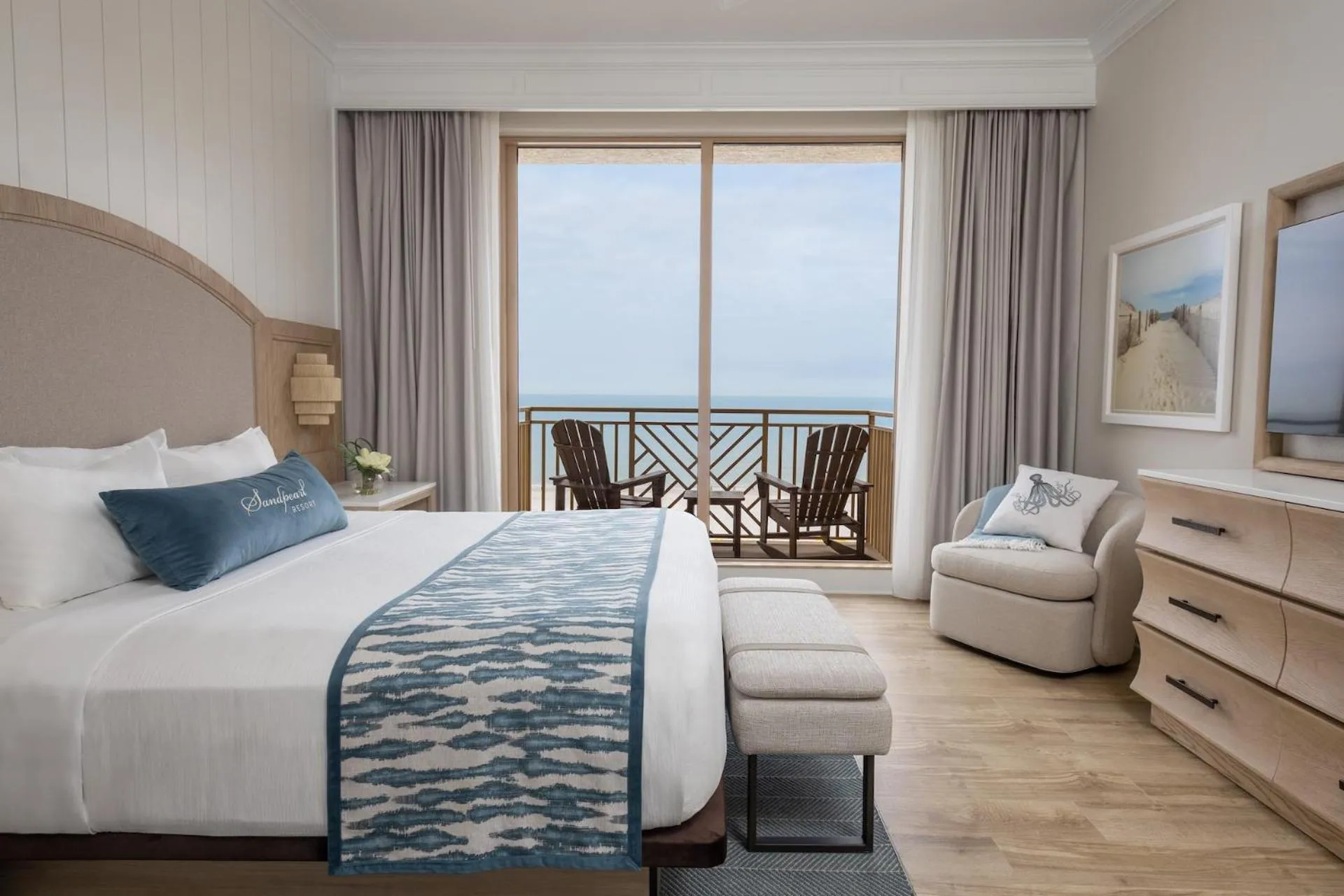 Bed in Sandpearl Resort Private Beach