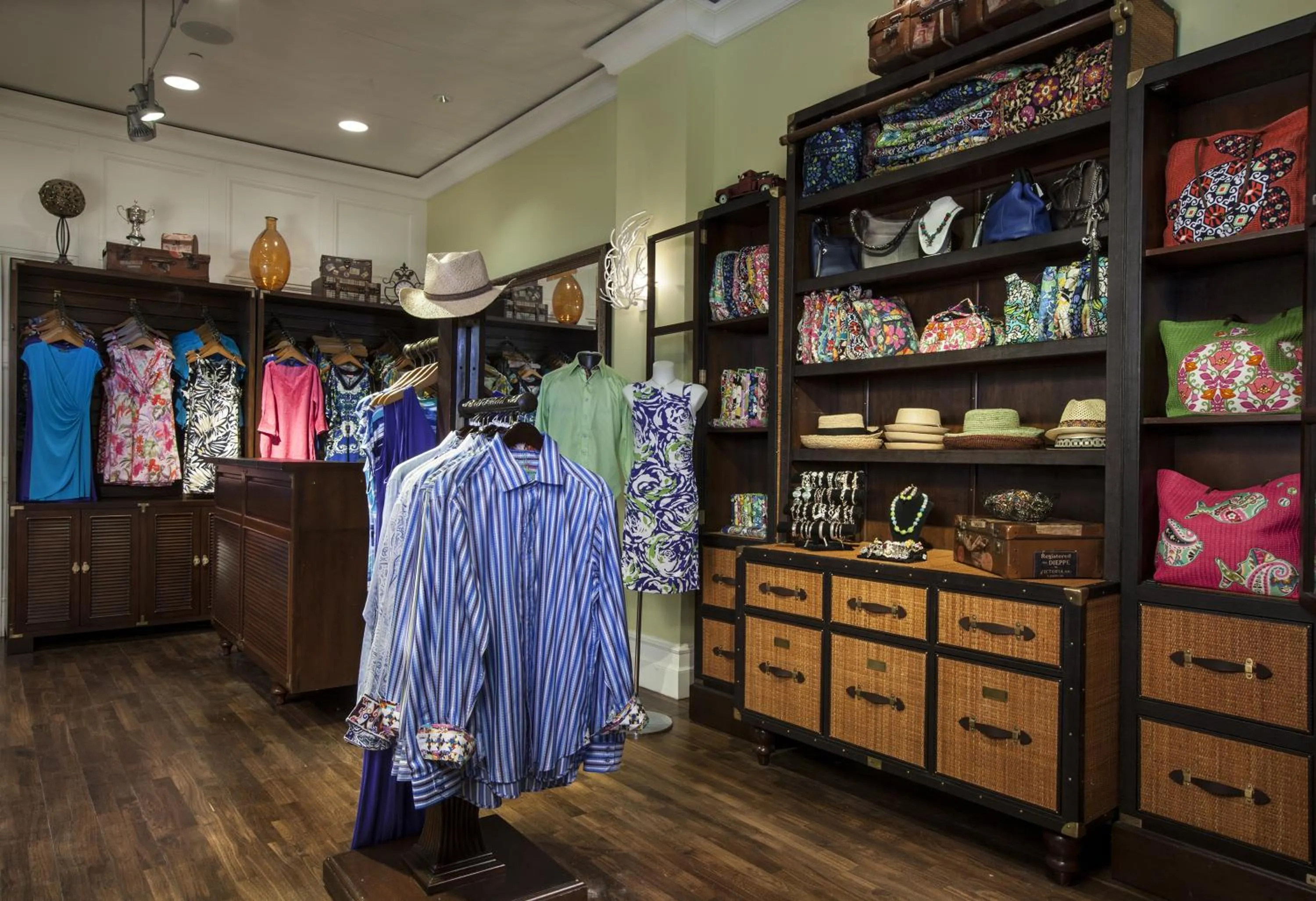 On-site shops in Sandpearl Resort Private Beach