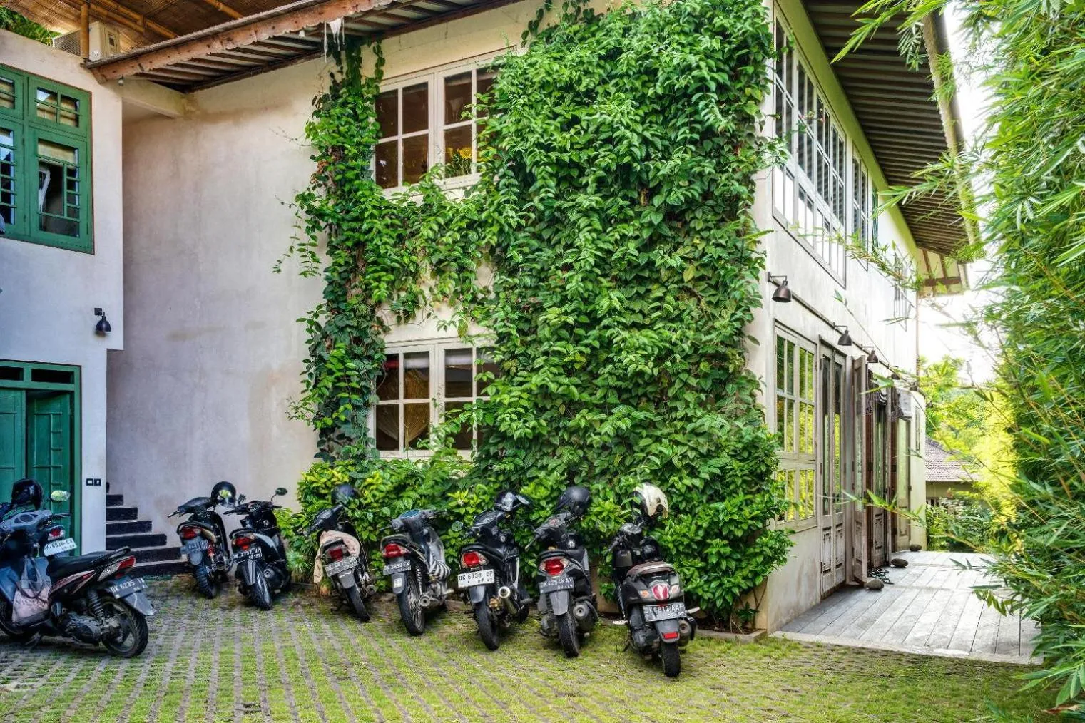 Parking in Villa Artis