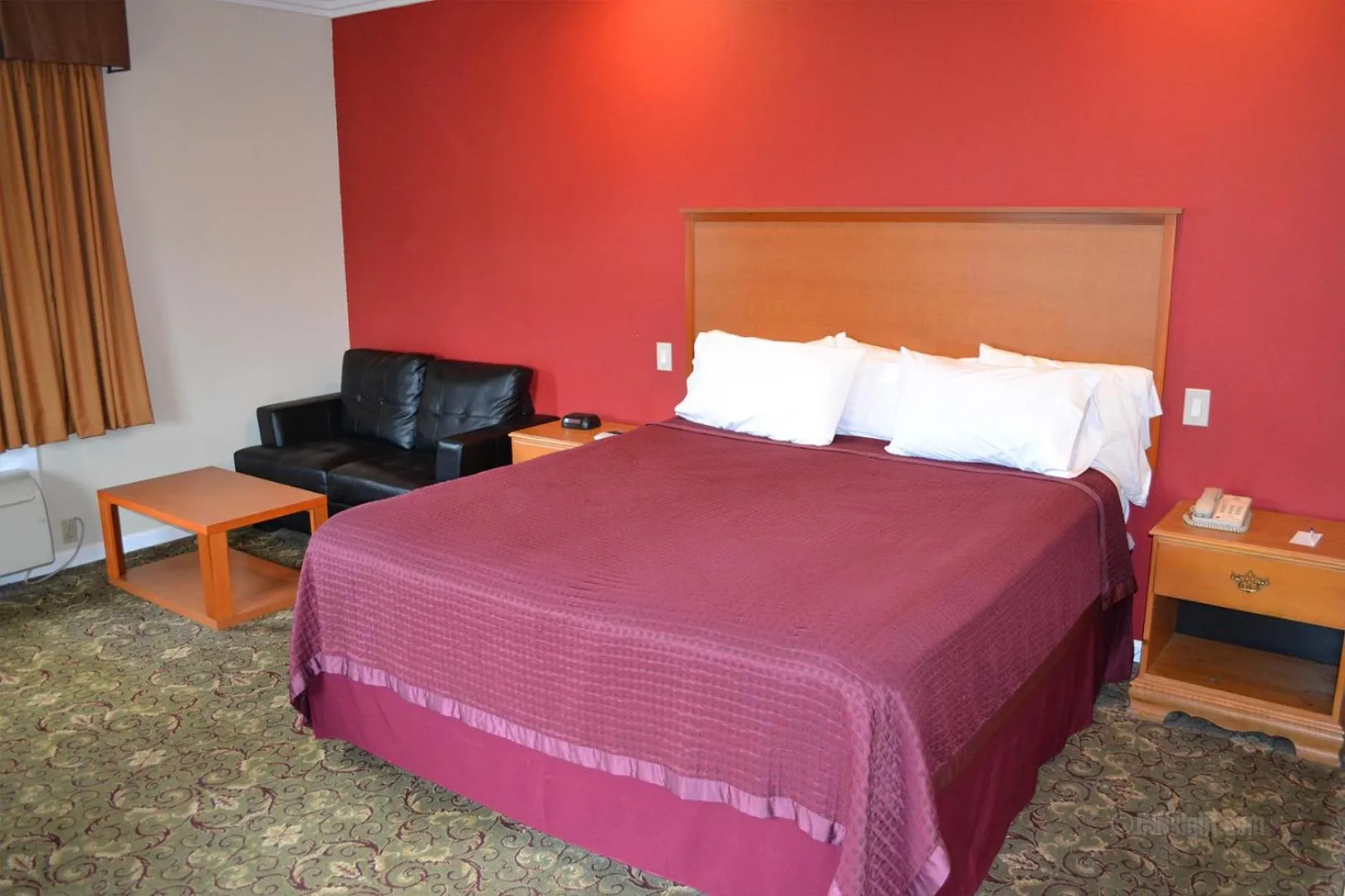 Bed in The Miramar Inn