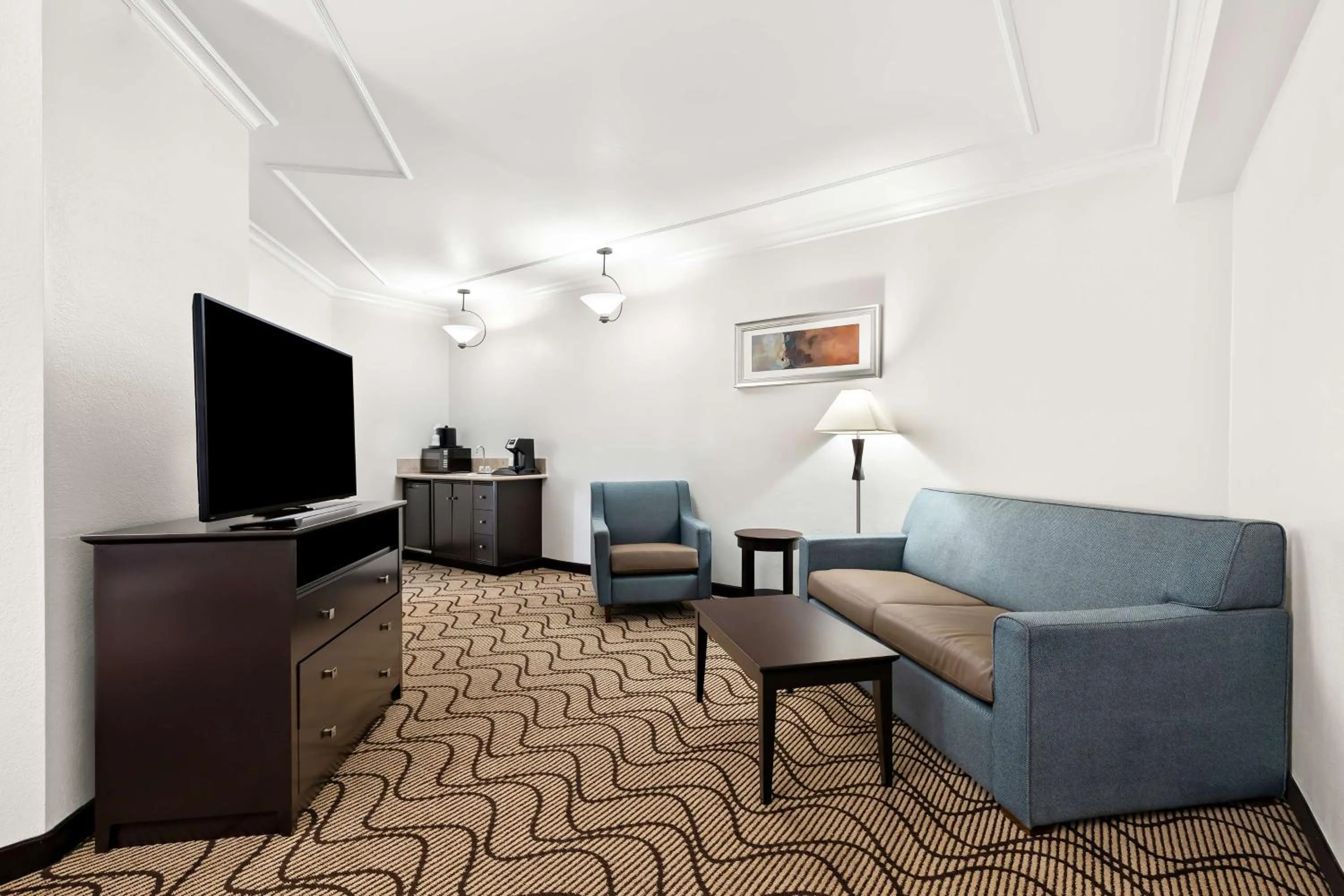 Bedroom in Best Western Plus Irvine Spectrum Hotel