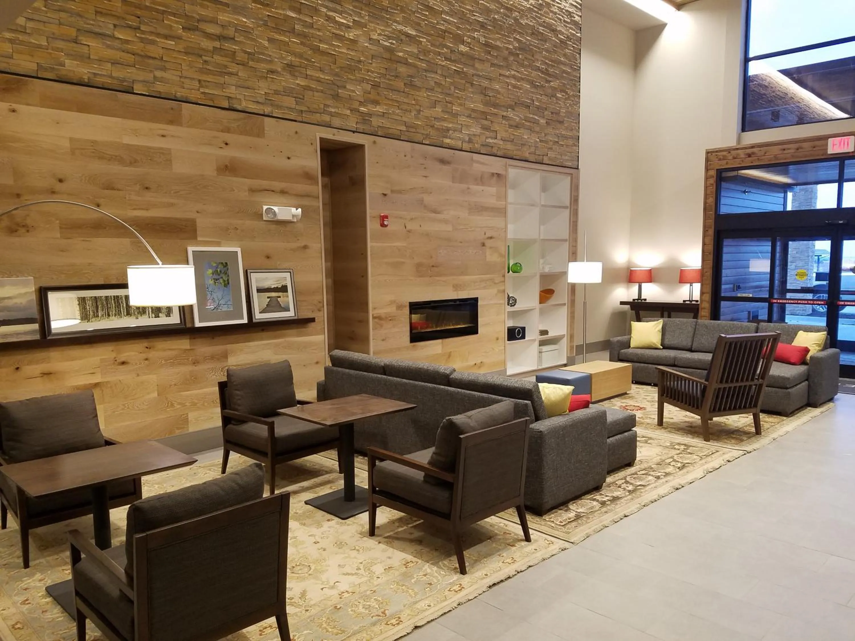 Lobby or reception in Country Inn & Suites by Radisson, Lawrence, KS