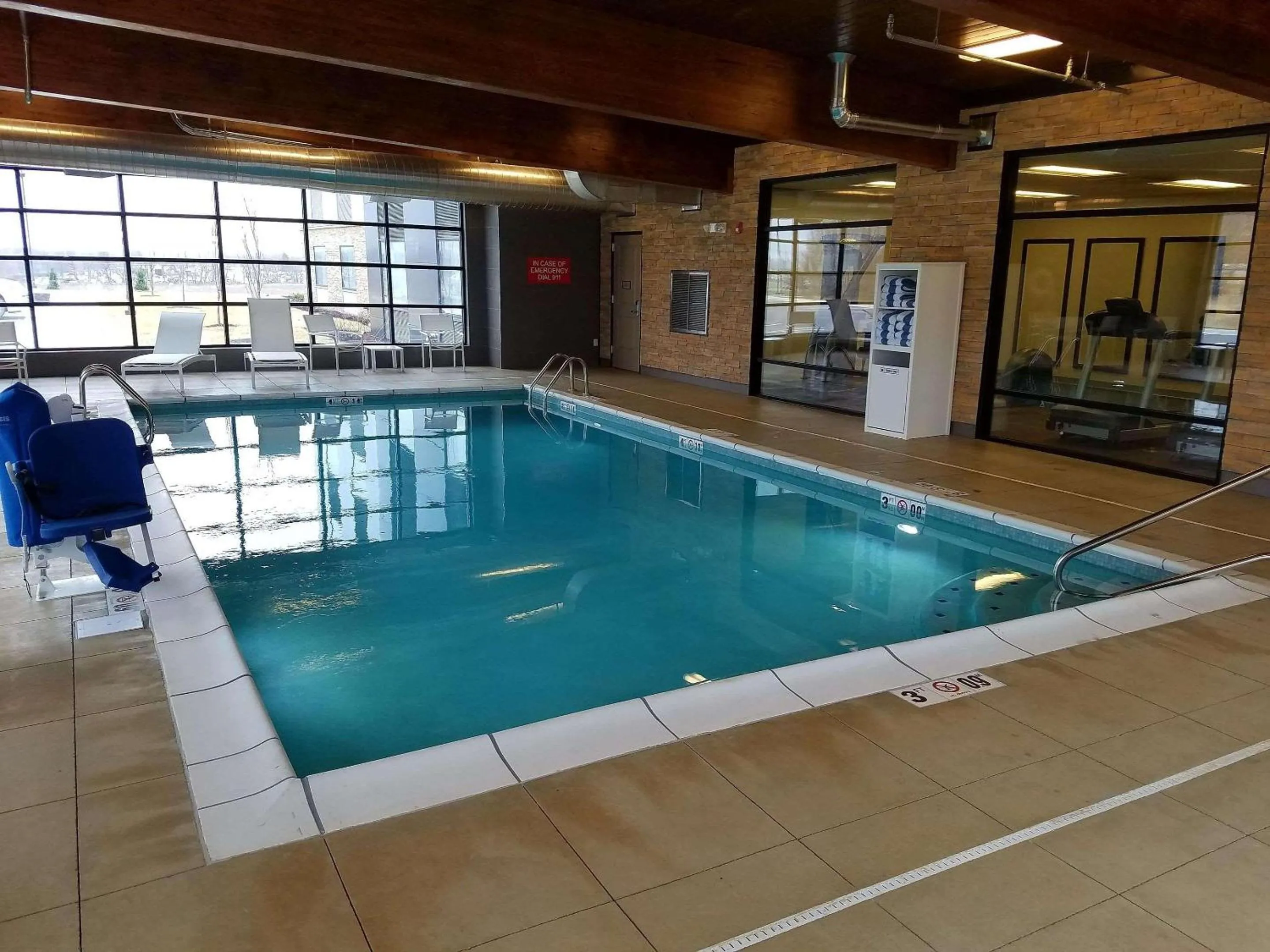 Swimming pool in Country Inn & Suites by Radisson, Lawrence, KS