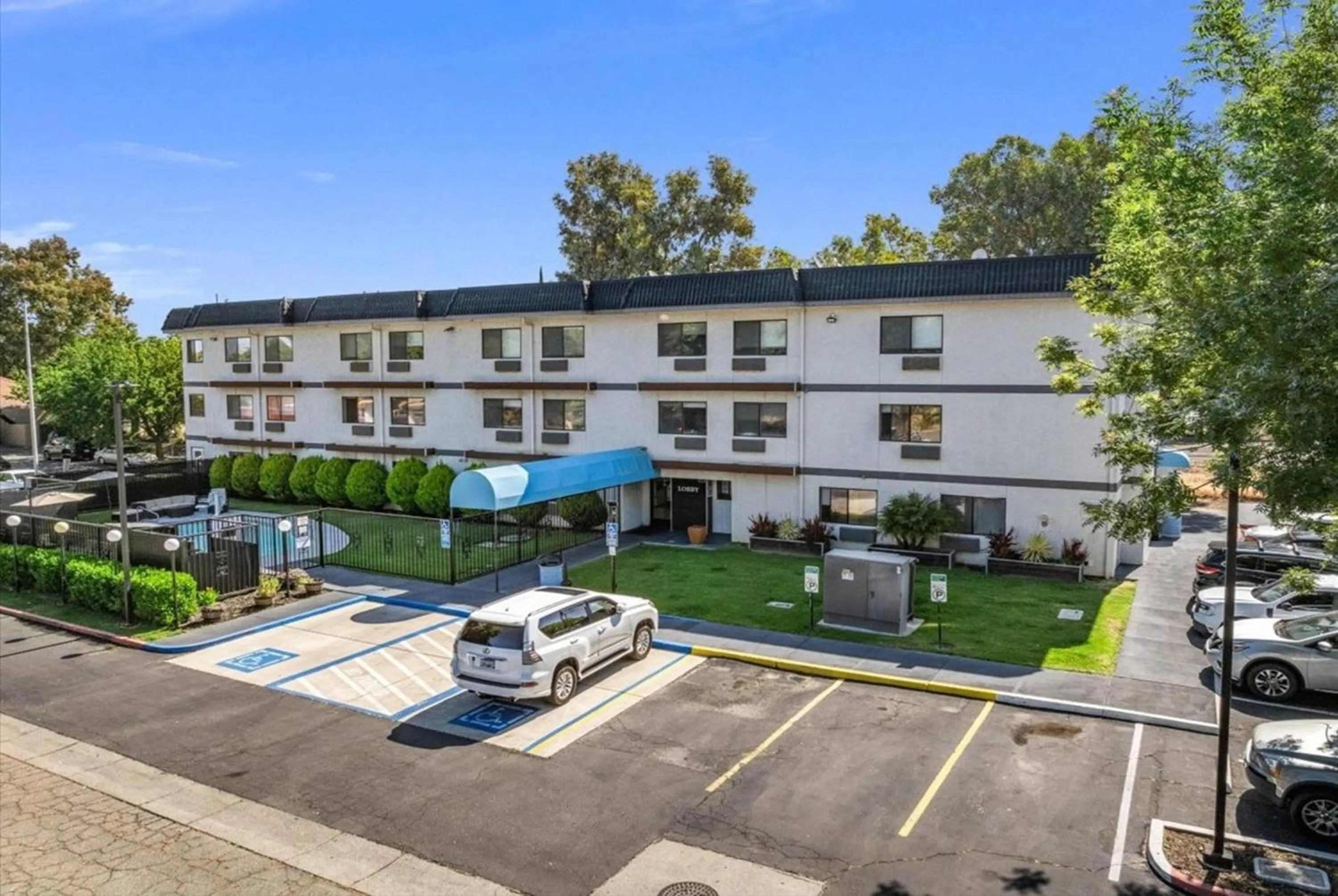 Property building in Days Inn by Wyndham Woodland