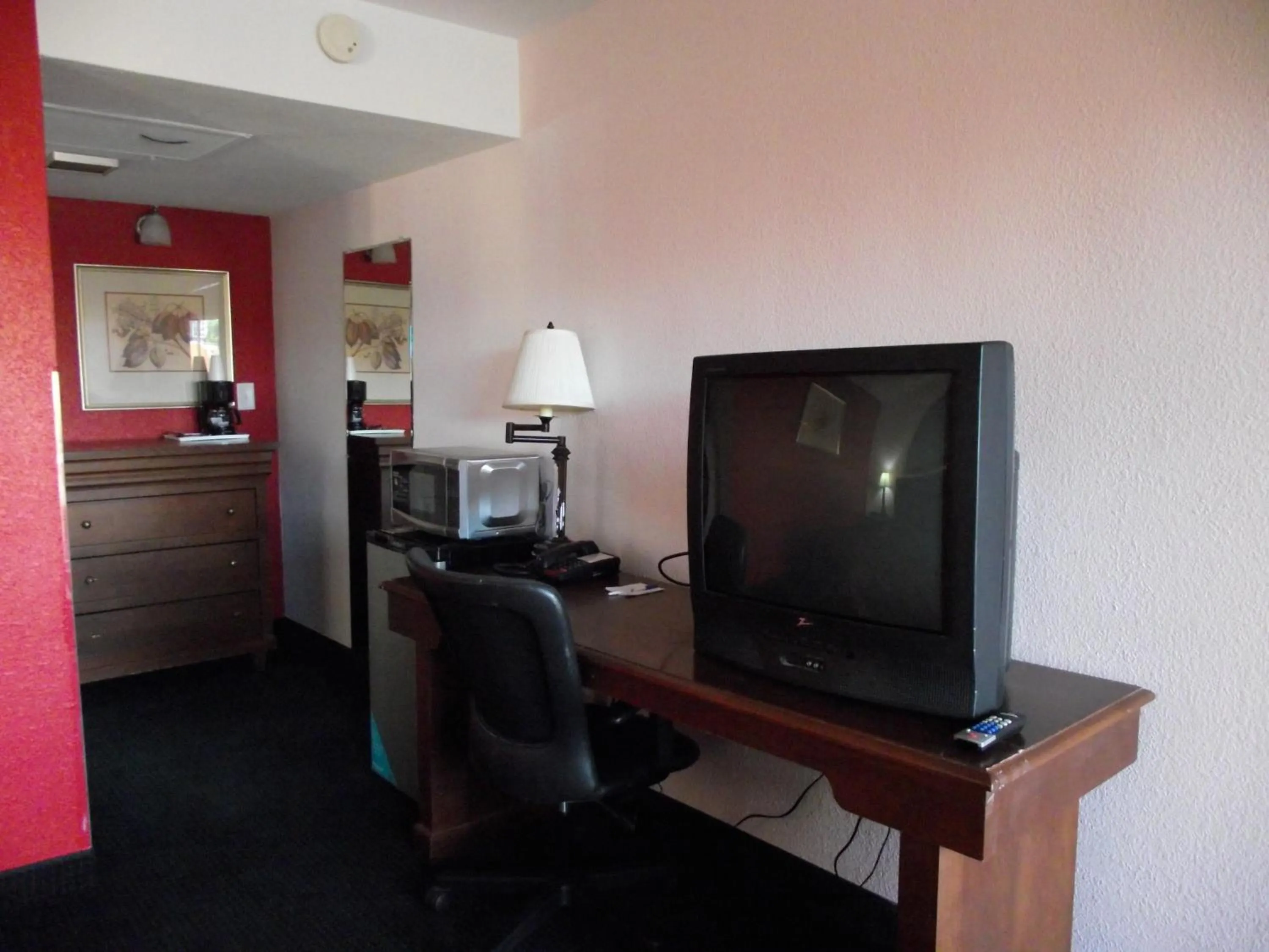 TV and multimedia in Motel 6 Harrisburg PA Near PA Expo Center