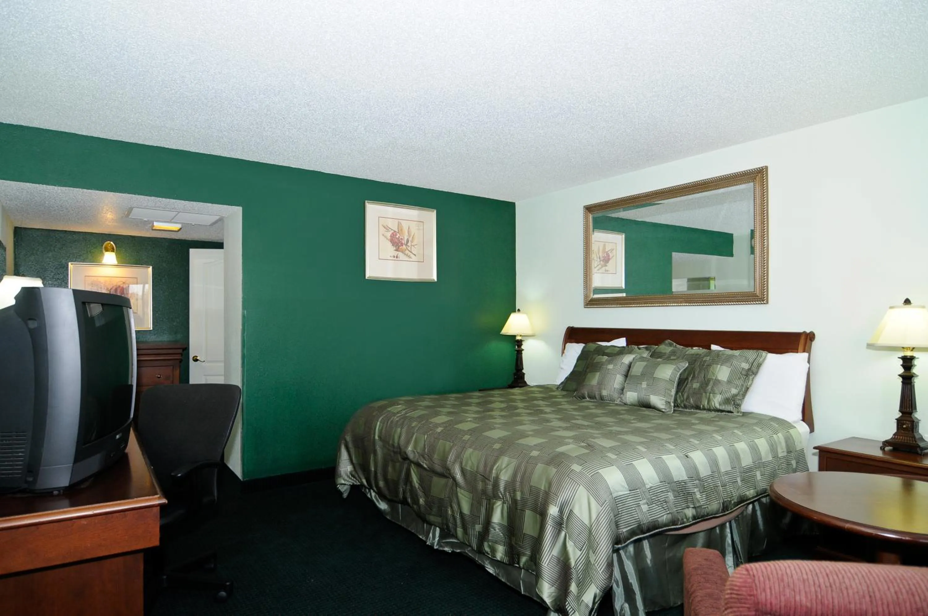 Bedroom, Bed in Motel 6 Harrisburg PA Near PA Expo Center