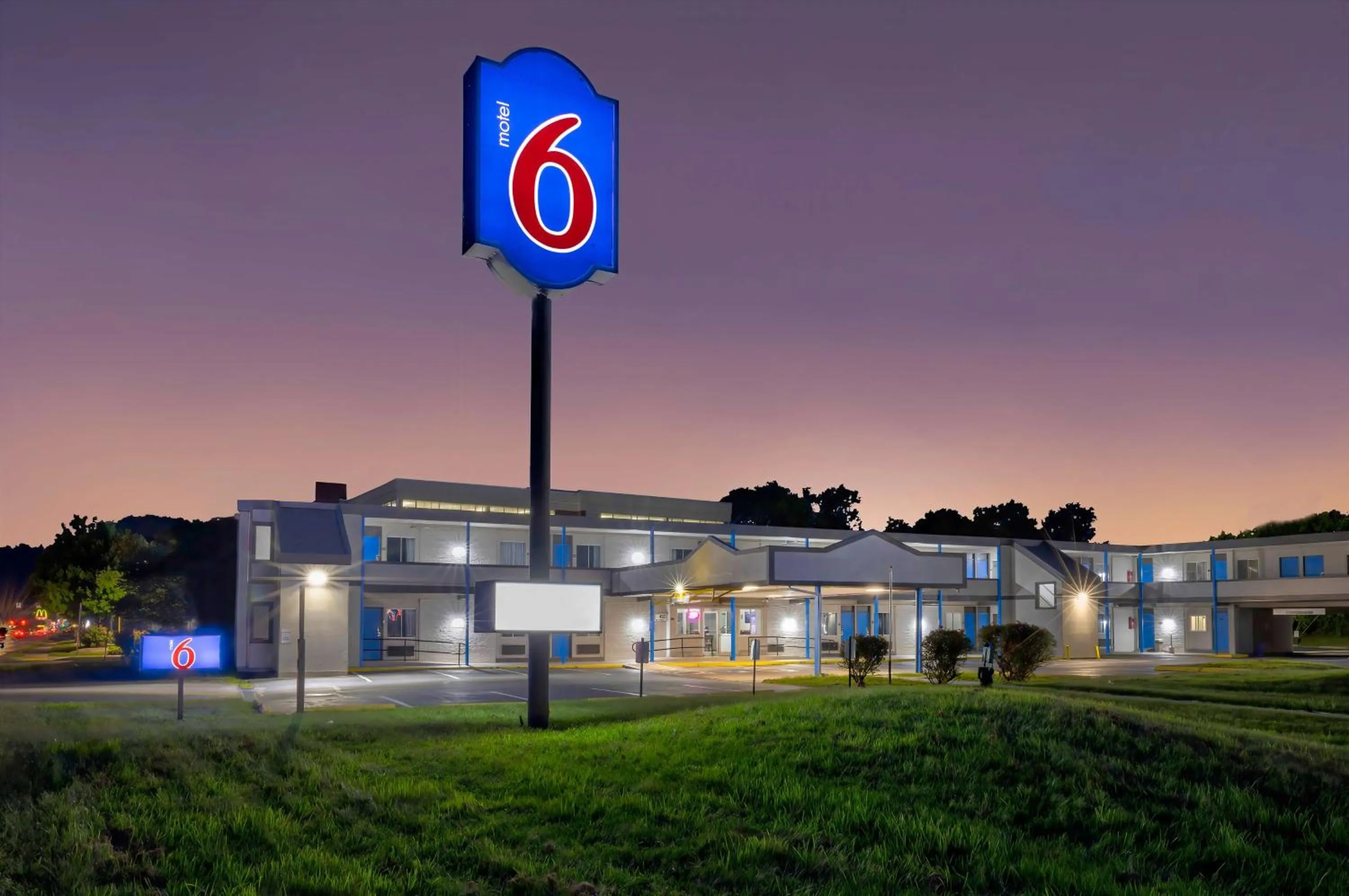 Property building in Motel 6 Harrisburg PA Near PA Expo Center