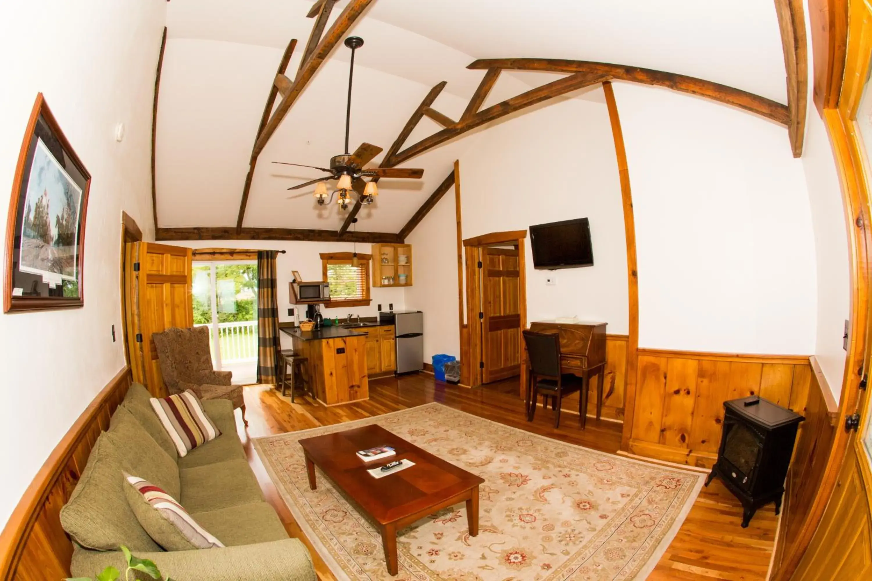 Premier Queen Suite in The Lodges at Gettysburg Premier Queen Suite in The Lodges at Gettysburg