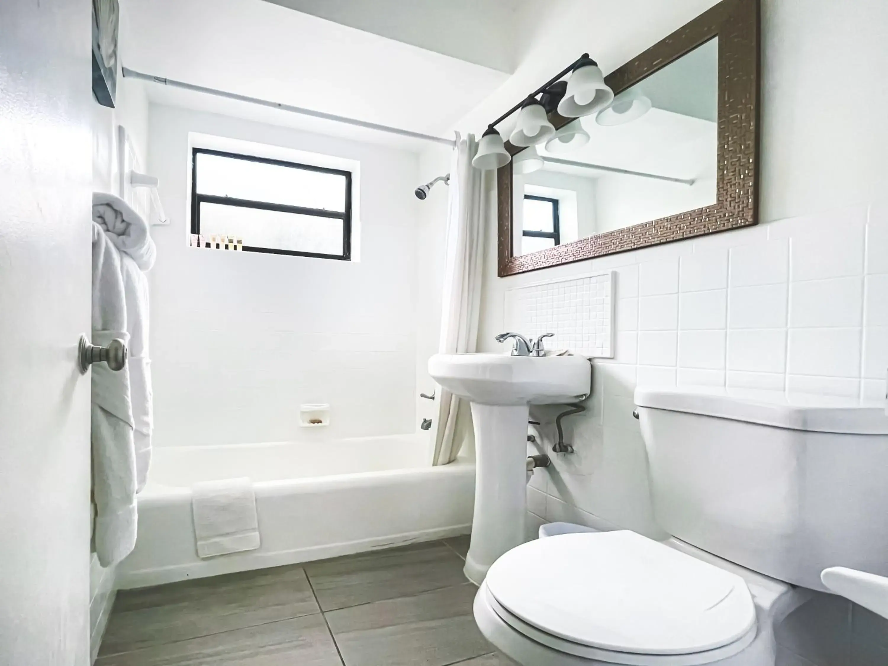 Deluxe Double Room in Silver Spray Motel Deluxe Double Room in Silver Spray Motel