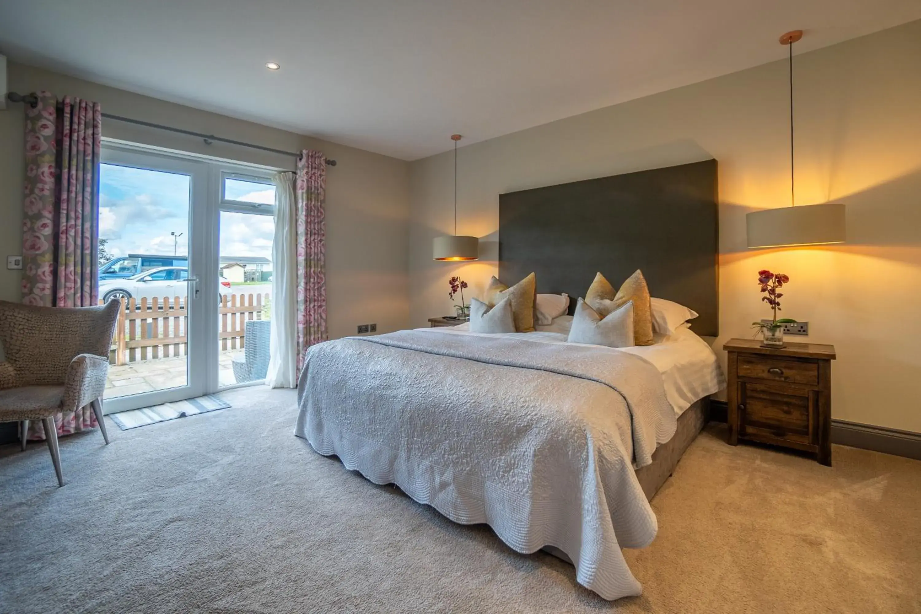 King Room with Garden View in Grange Farm Park King Room with Garden View in Grange Farm Park