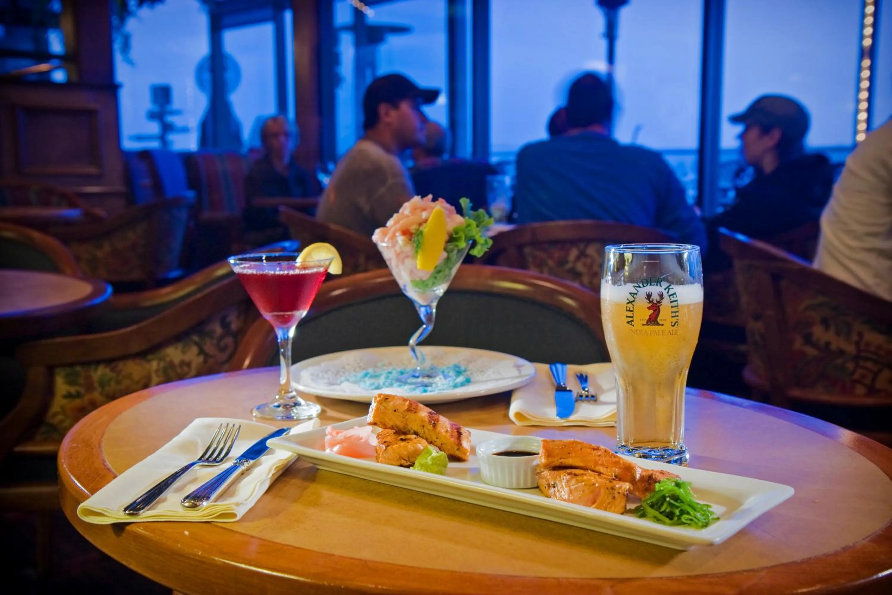 Restaurant/places to eat in Crest Hotel