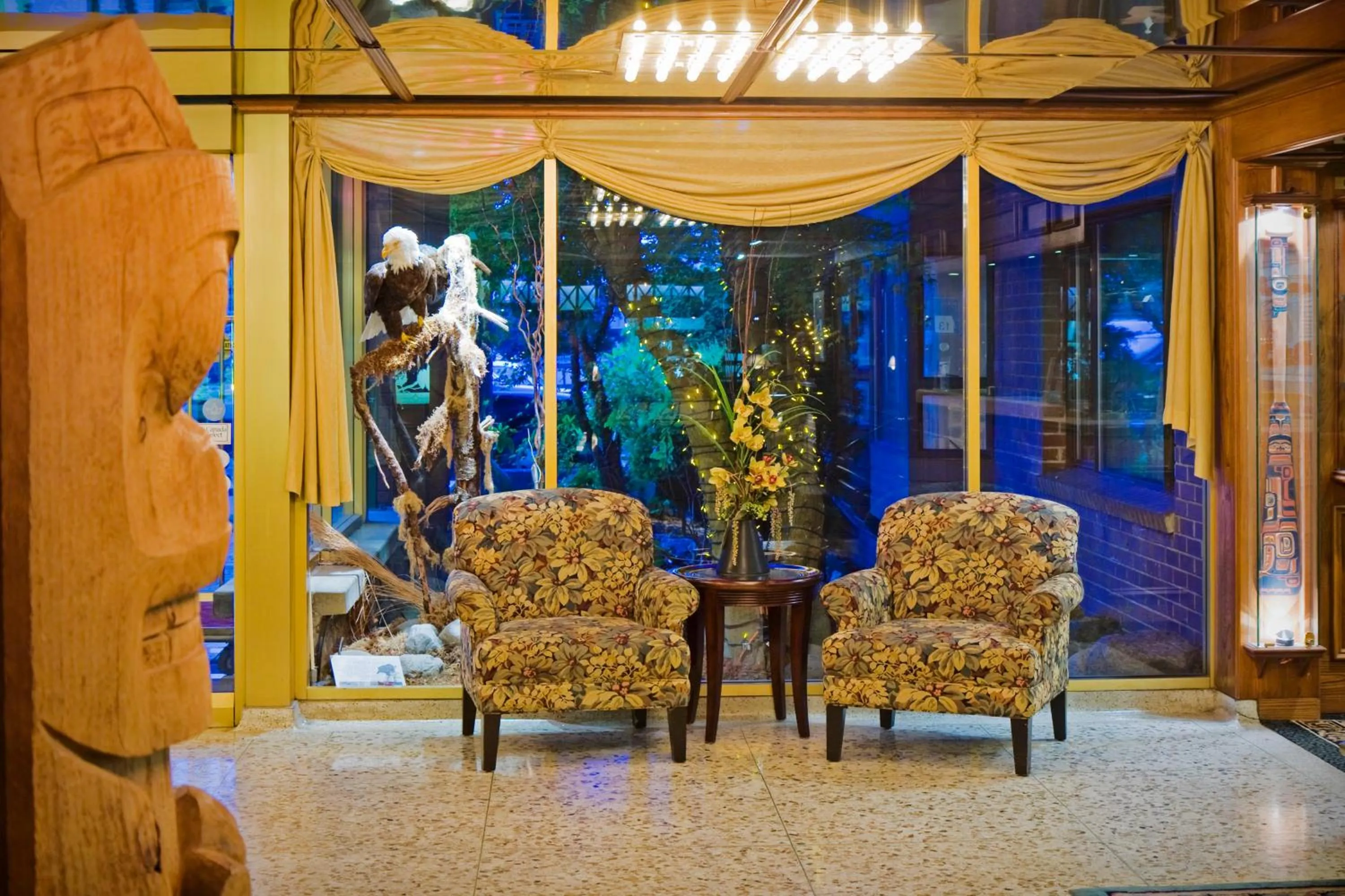 Lobby or reception in Crest Hotel