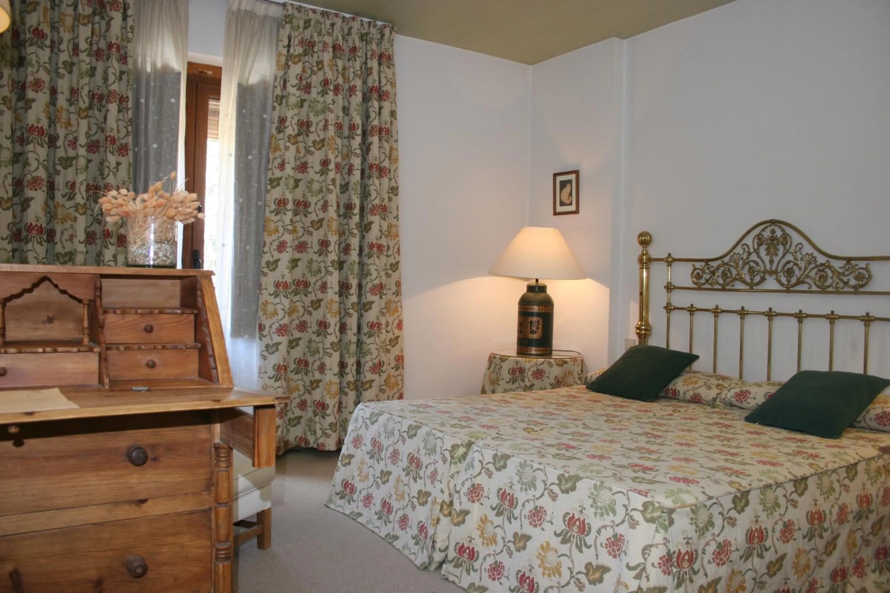 Photo of the whole room, Bed in La Posada de Don Mariano