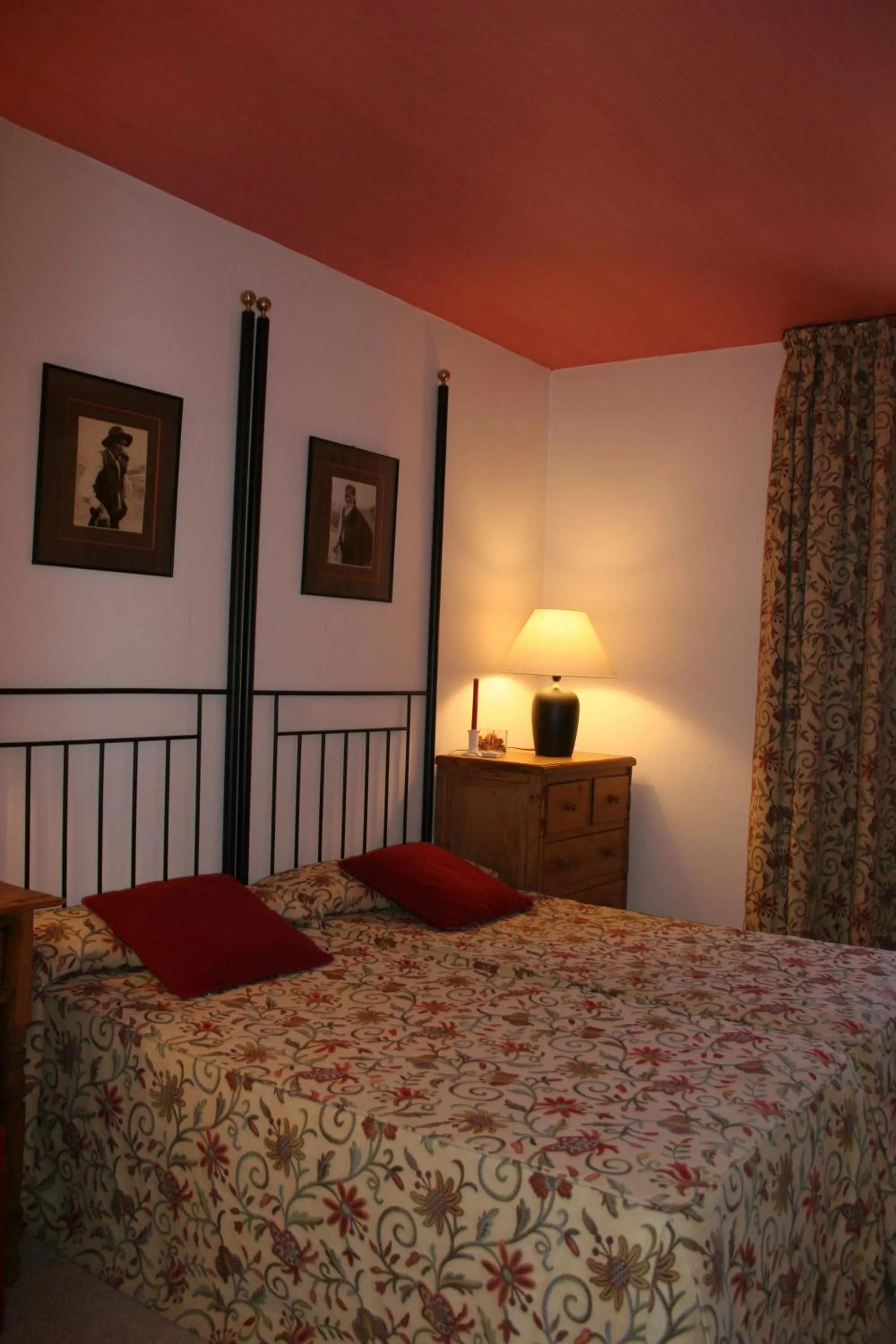 Photo of the whole room, Bed in La Posada de Don Mariano