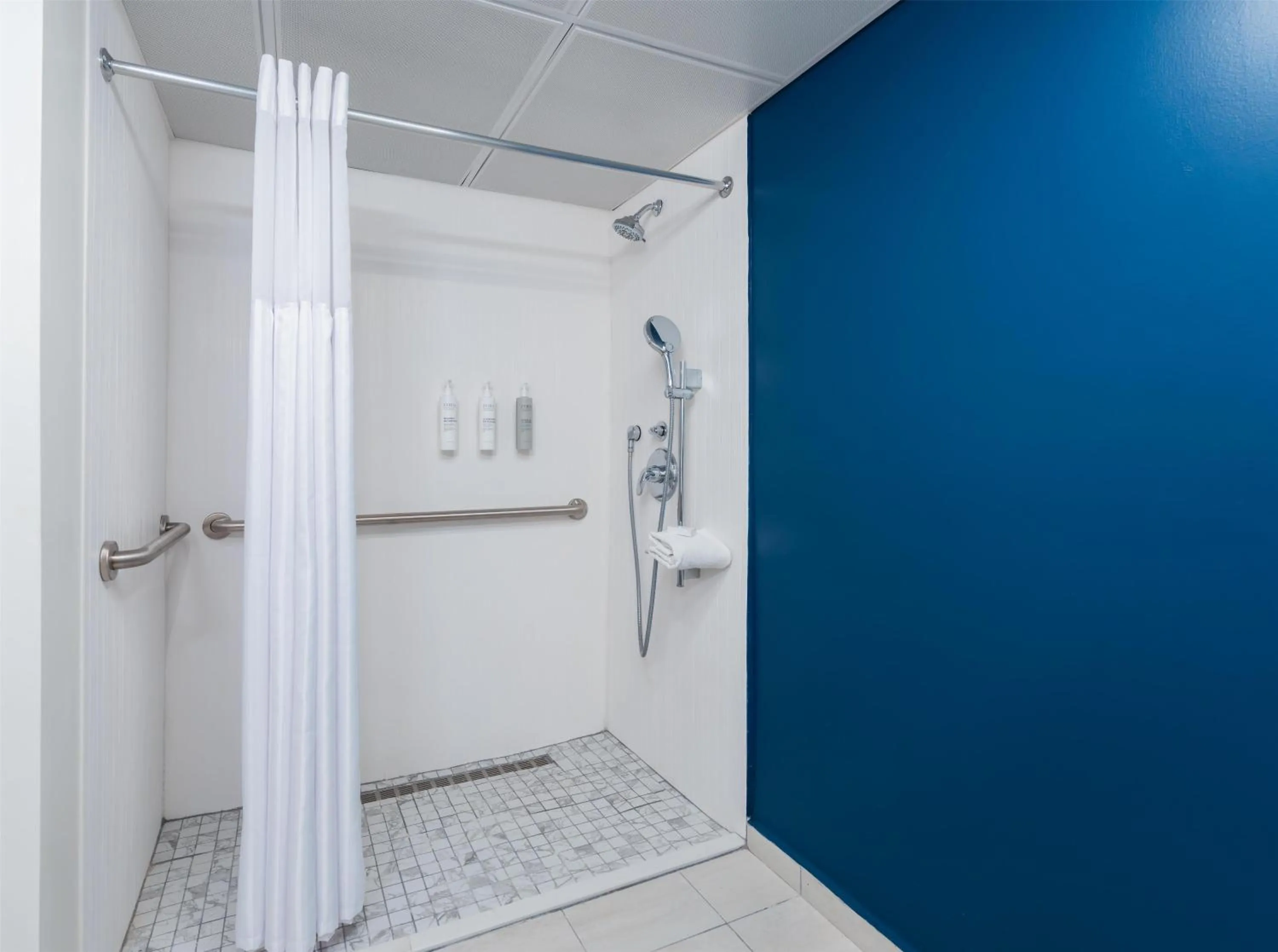 Bathroom in Spark by Hilton Ponce