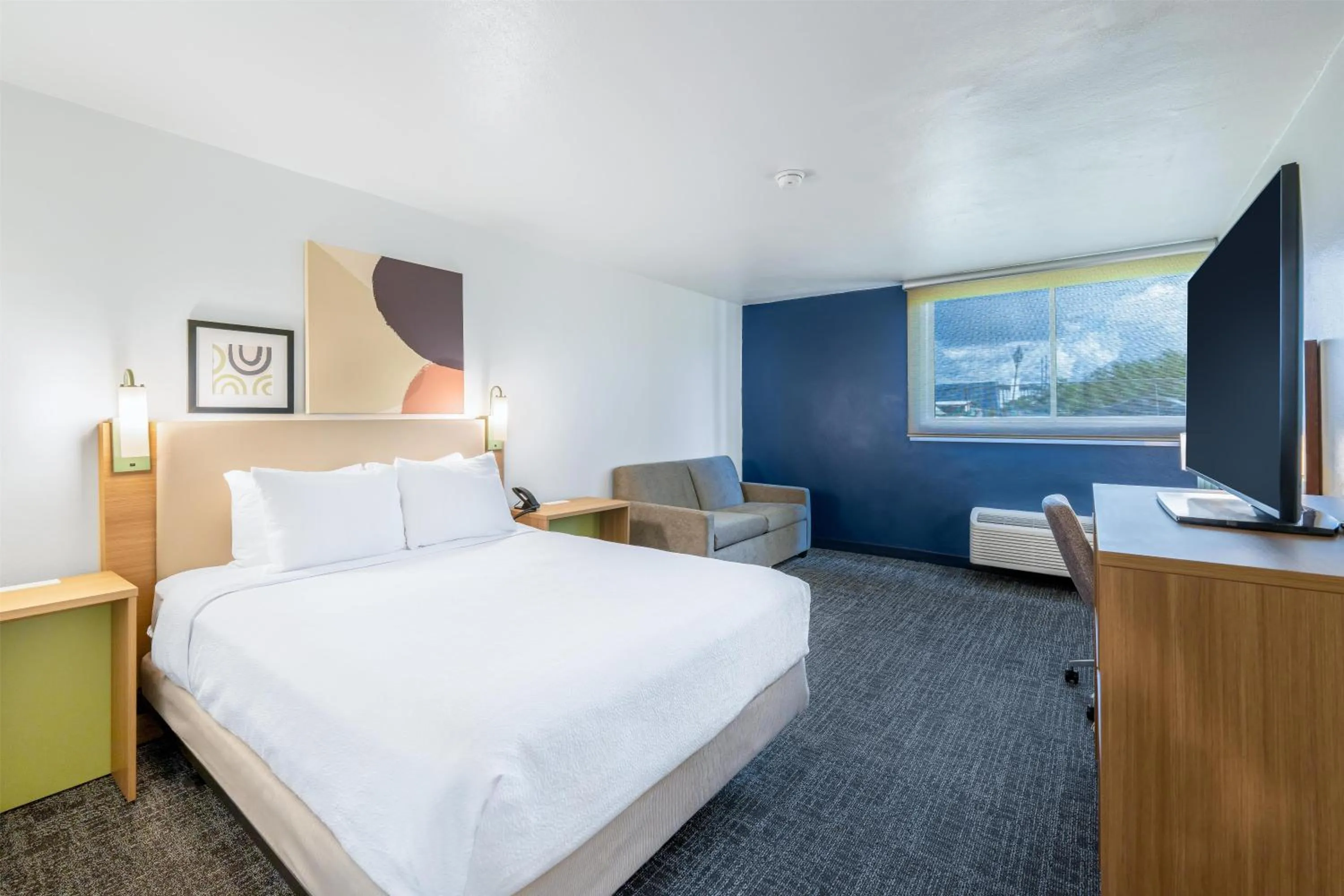 Living room, Bed in Spark by Hilton Ponce