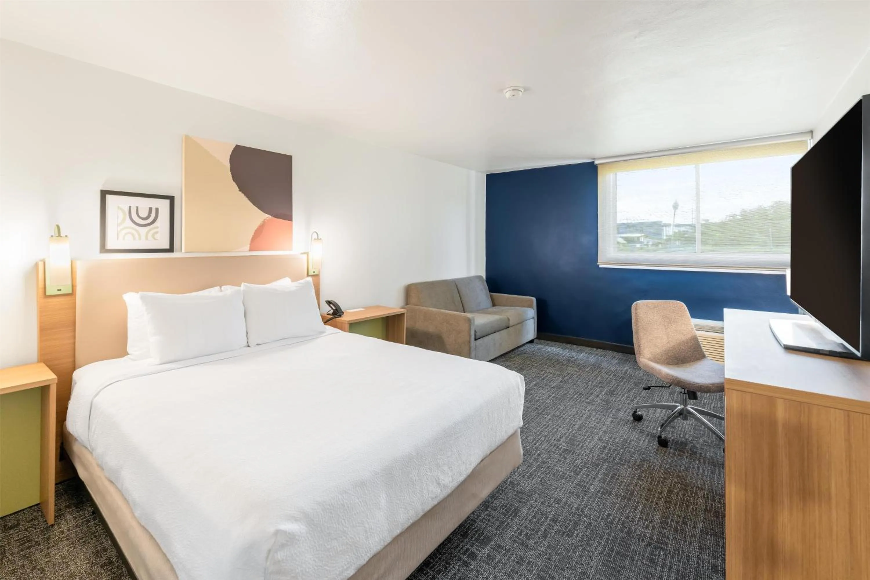 Living room, Bed in Spark by Hilton Ponce